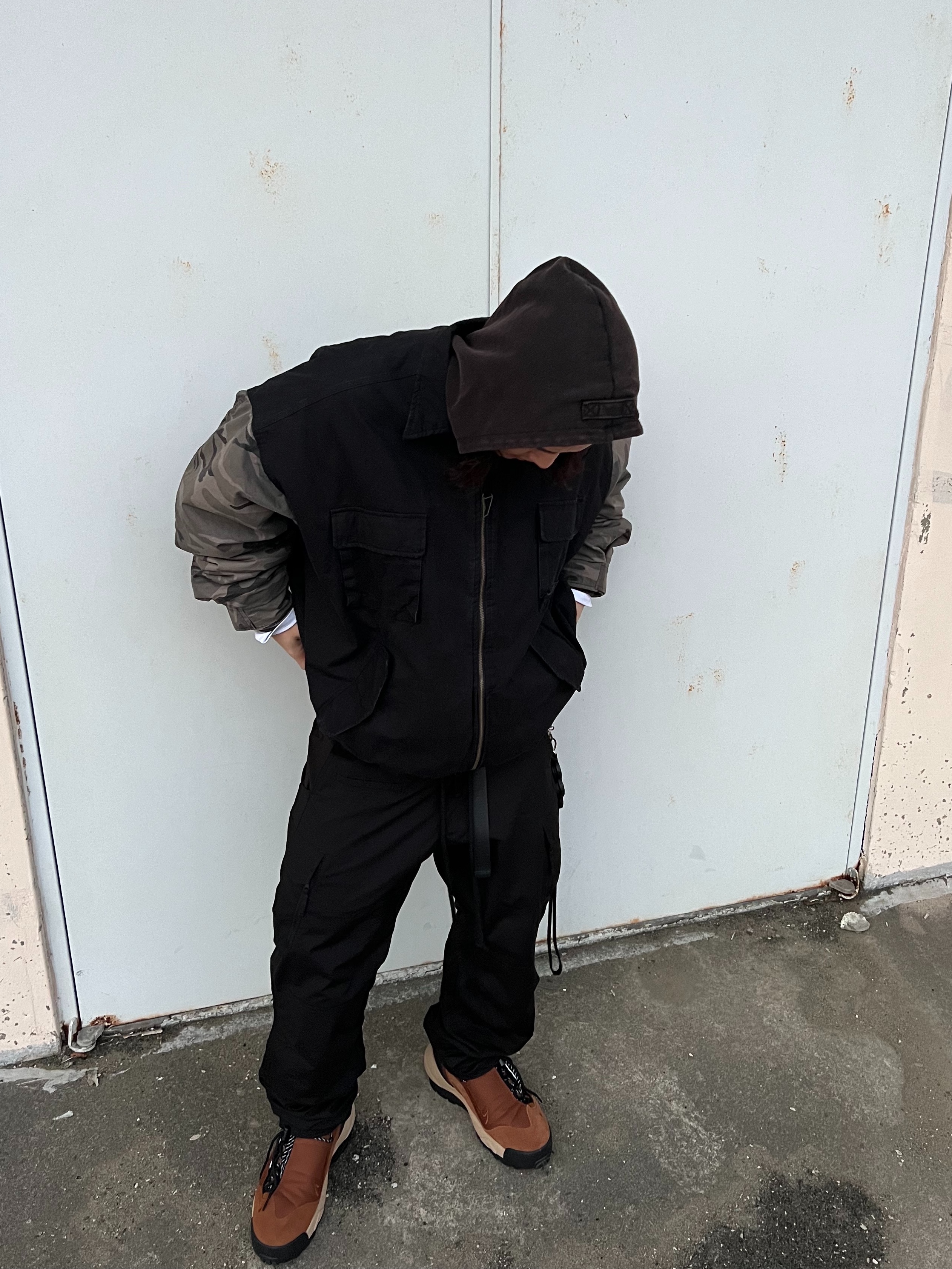 Nike x Sacai Magmascape SP Pecan, Undermycar Morph Oversized Crop Field Jacket Rock Ridge - 23SS 착용 스타일 - 6