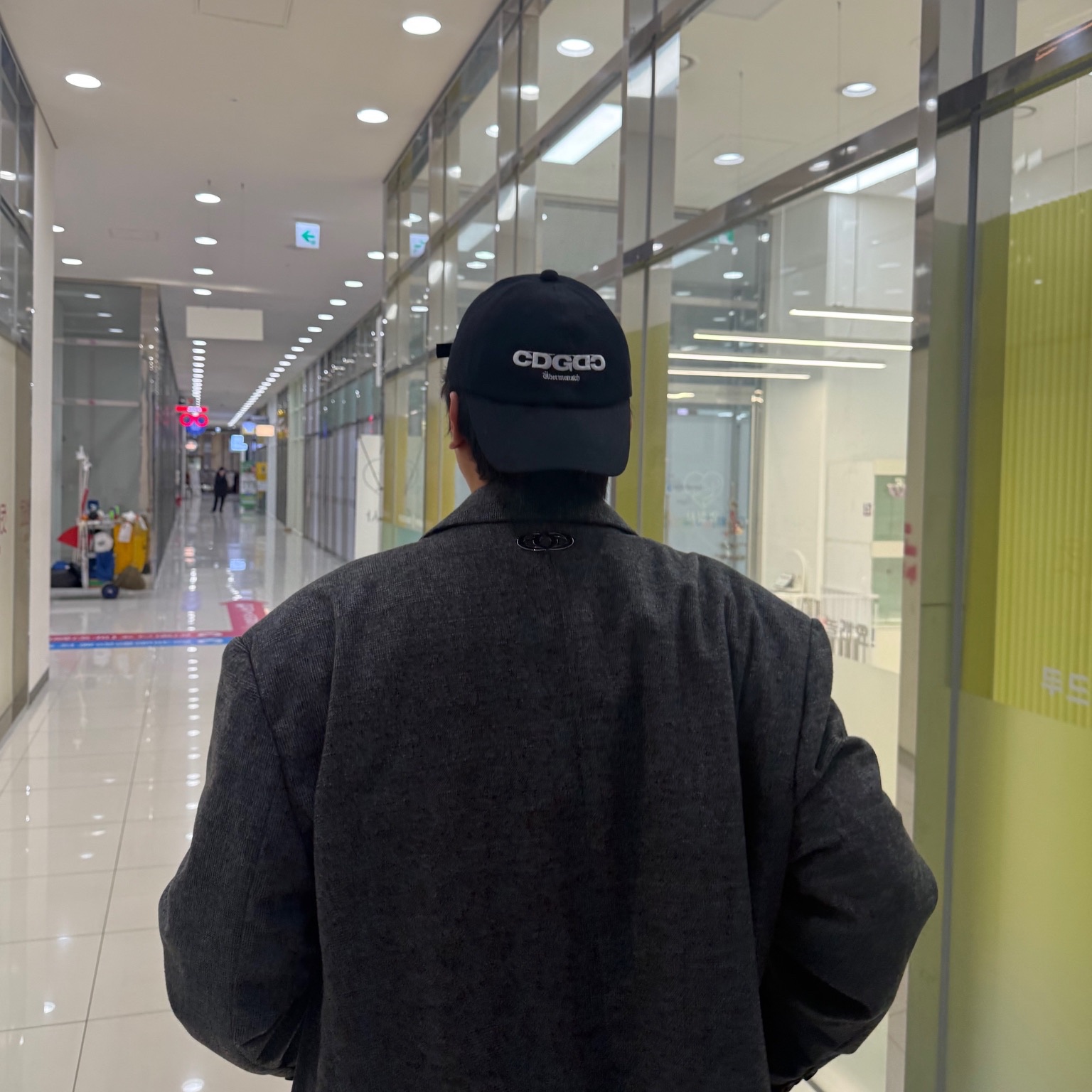 CDG x G-DRAGON Ubermensch CDGDC Classic Cap Black 착용 스타일 - 1