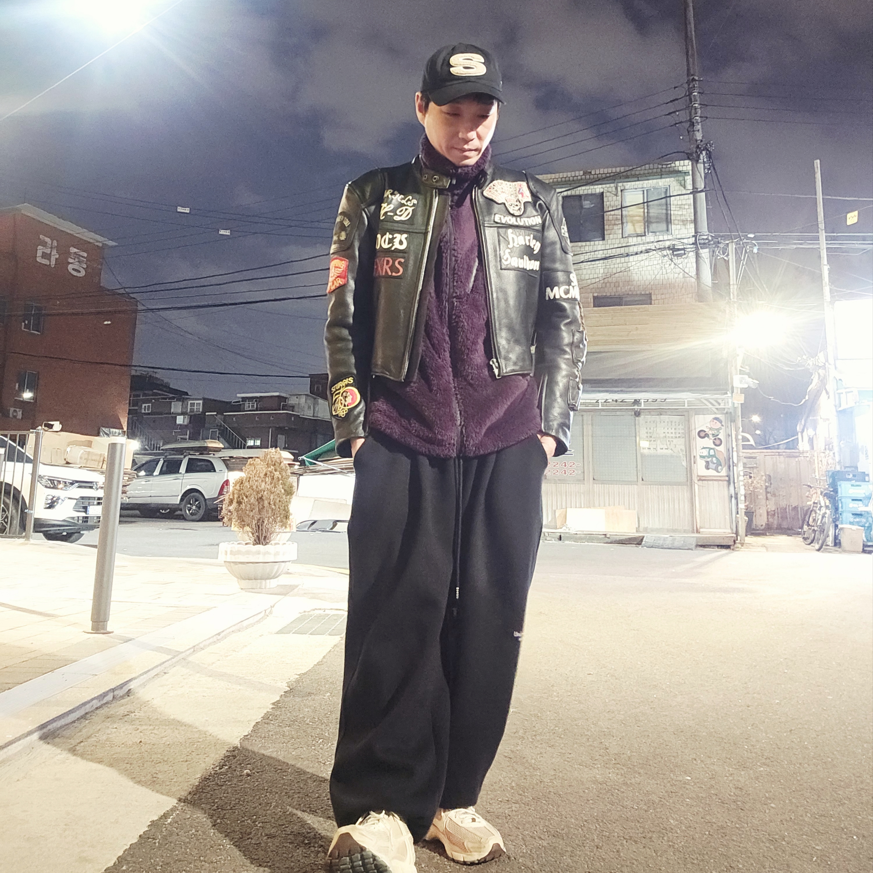 Stussy Chenille S Low Pro Cap Shadow, Uniqlo x Needles Fleece Jacket Purple - KR 착용 스타일 - 1