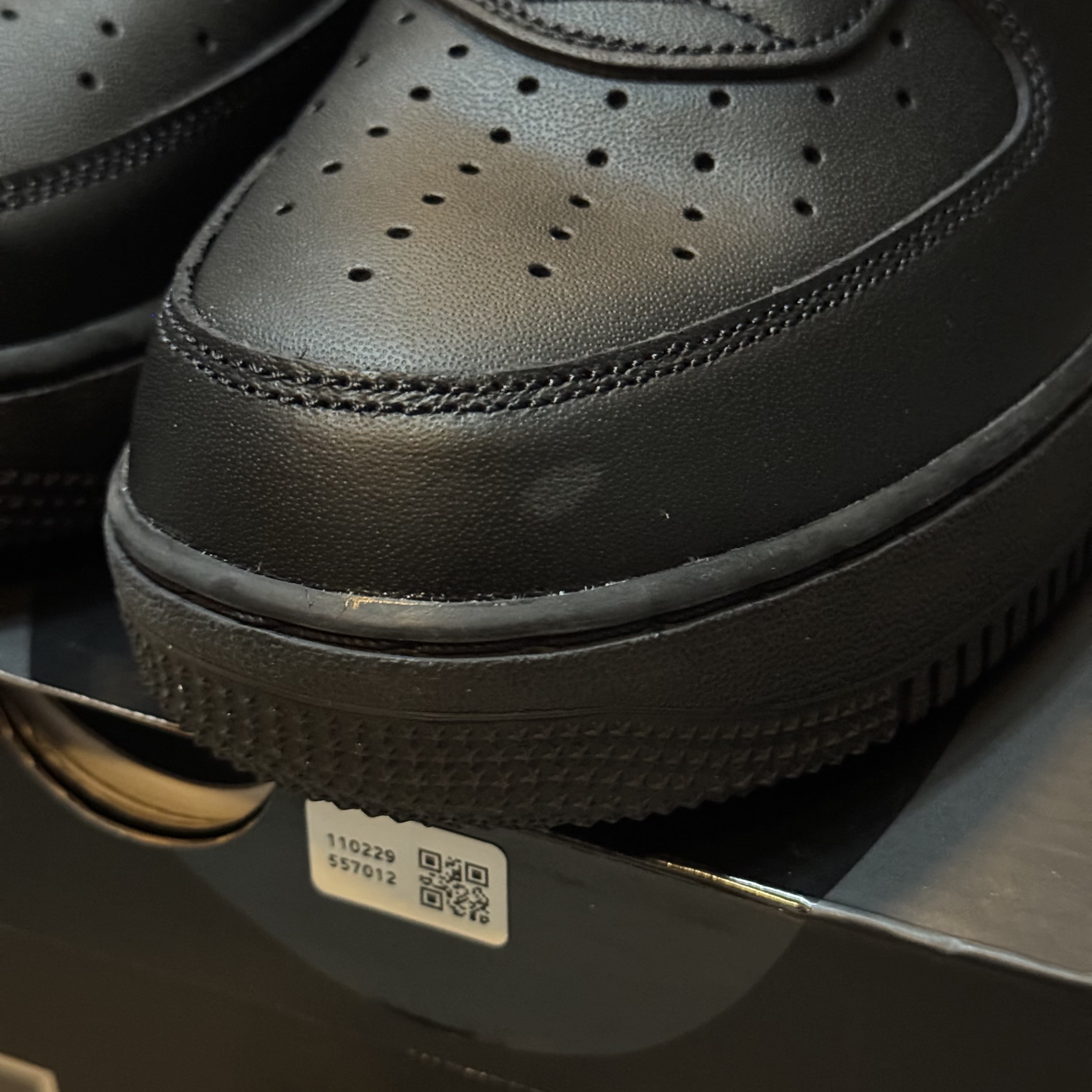 Nike x Supreme Air Force 1 Low Black 착용 스타일 - 2