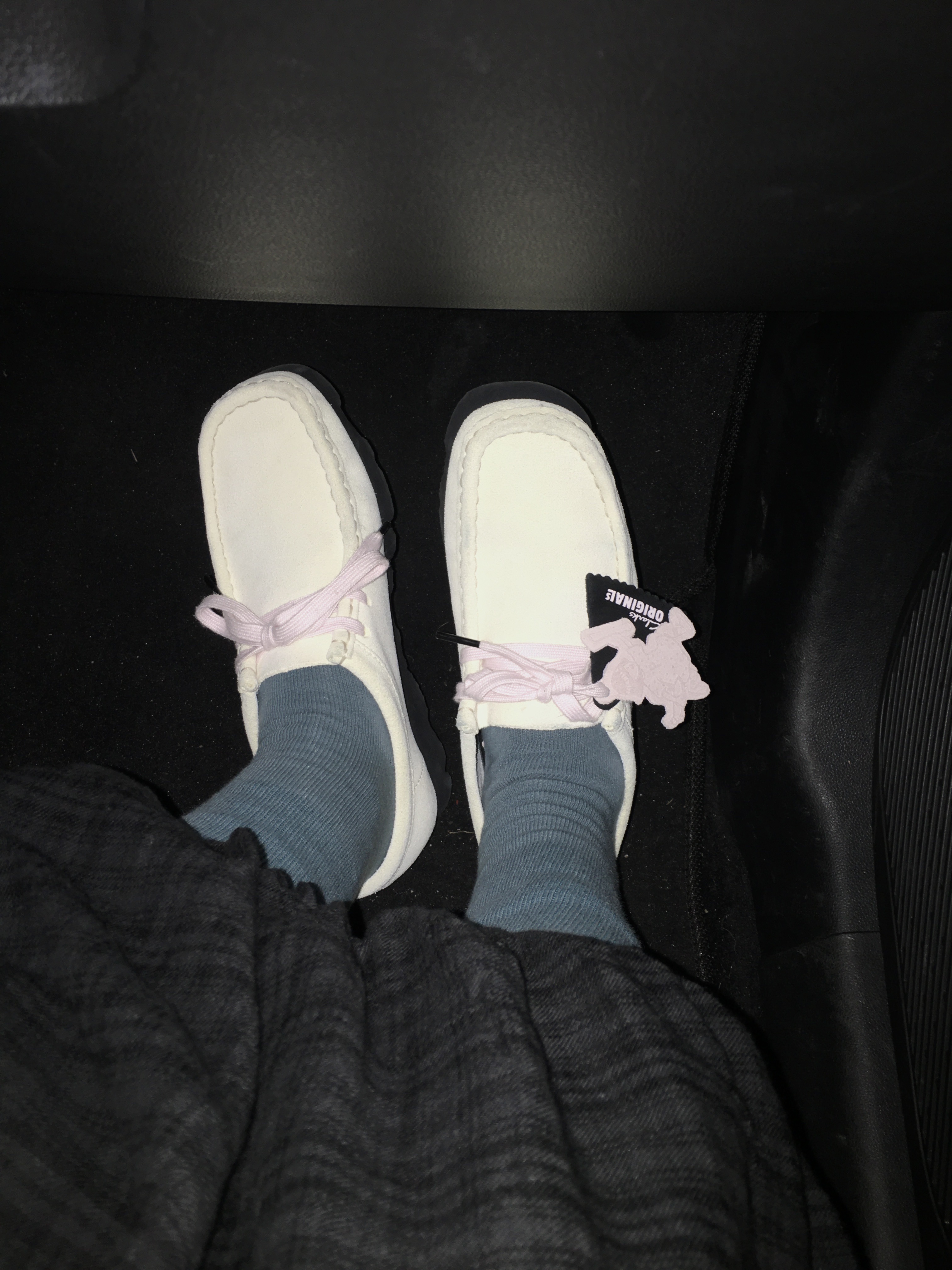 (W) Clarks x Papergirl Wallabee White 착용 스타일 - 1
