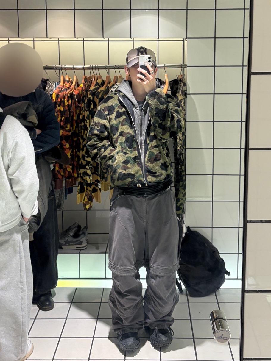 BAPE 1st Camo Fleece Jacket Green, farfromwhat far layered work pants_charcoal 착용 스타일 - 1