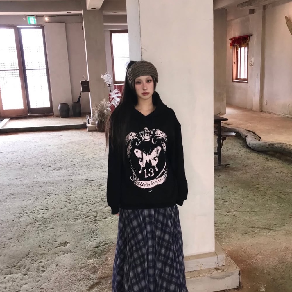 SOMSOC Ronne Symbol Artwork Hoodie Black 착용 스타일