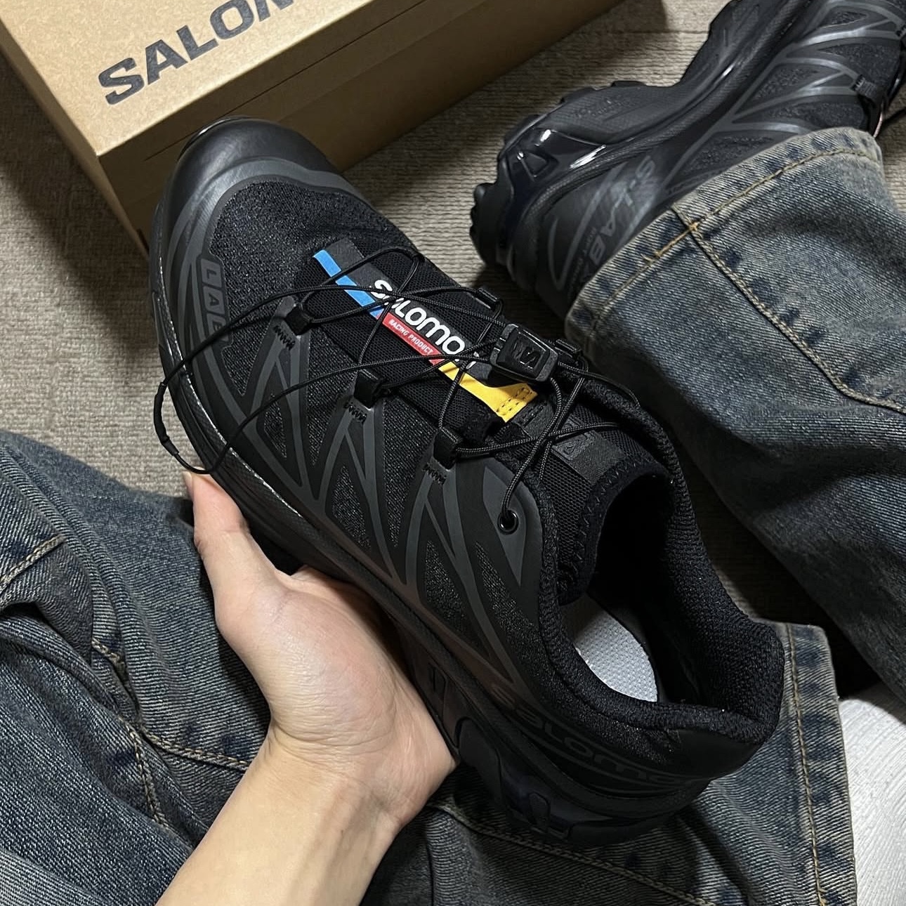 Salomon XT-6 ADV Black, IAB Studio Socks White (5 Pack) 착용 스타일 - 1