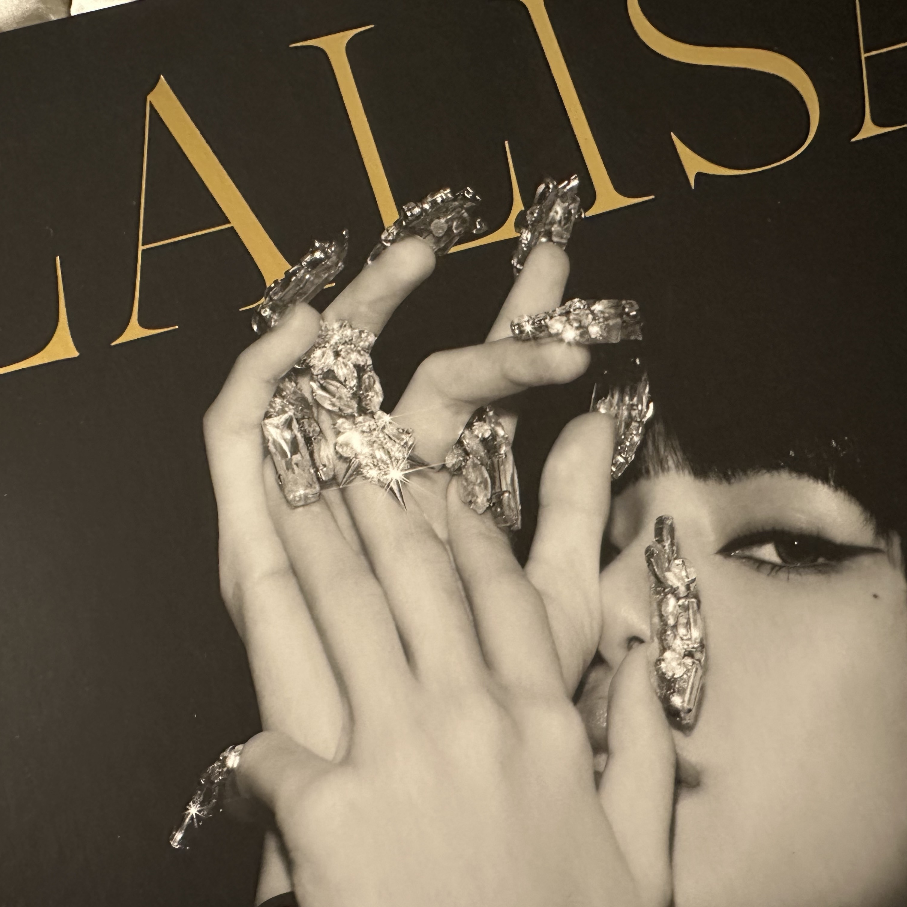 Lisa First Single Lalisa Limited Edition LP 착용 스타일 - 1