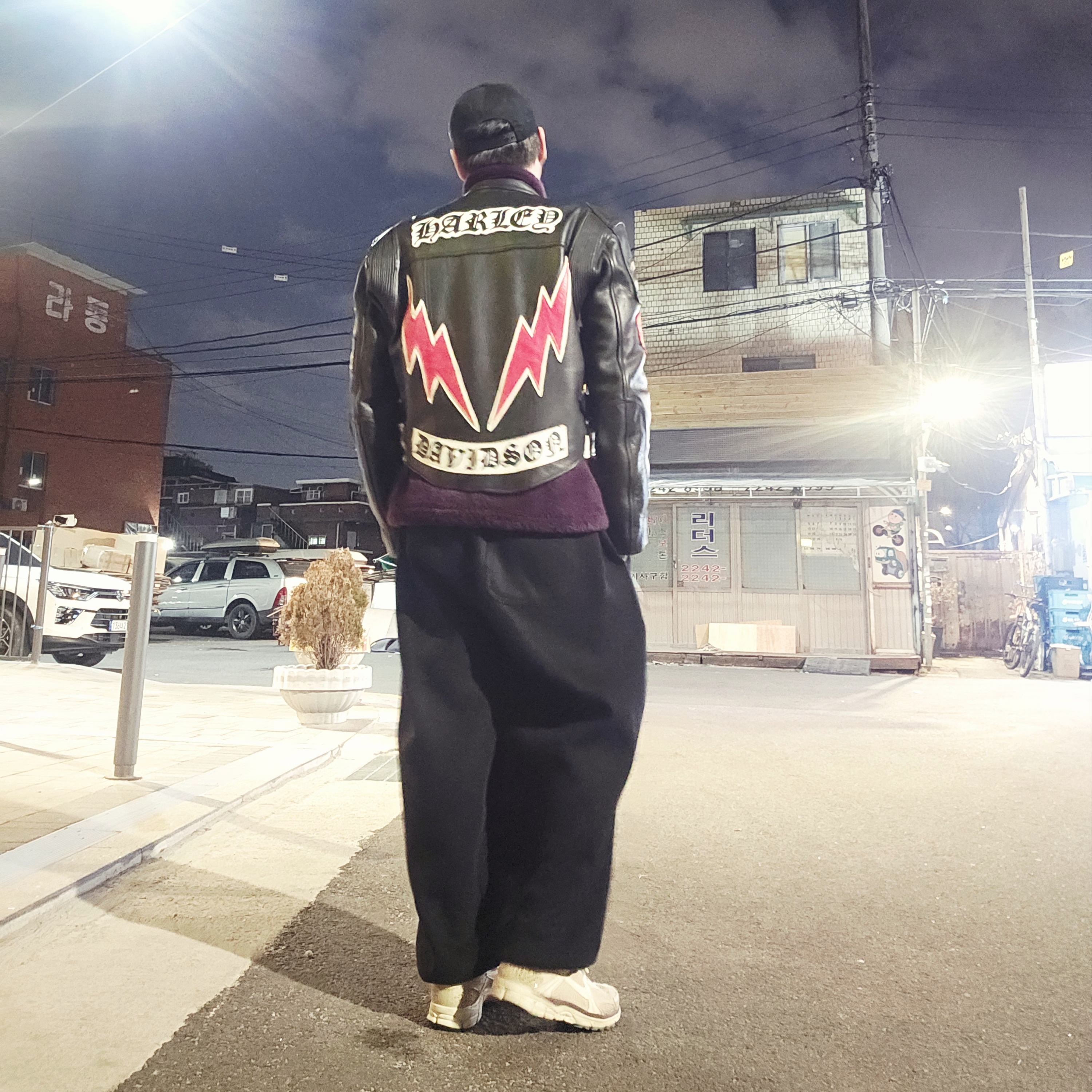 Stussy Chenille S Low Pro Cap Shadow, Uniqlo x Needles Fleece Jacket Purple - KR 착용 스타일 - 2