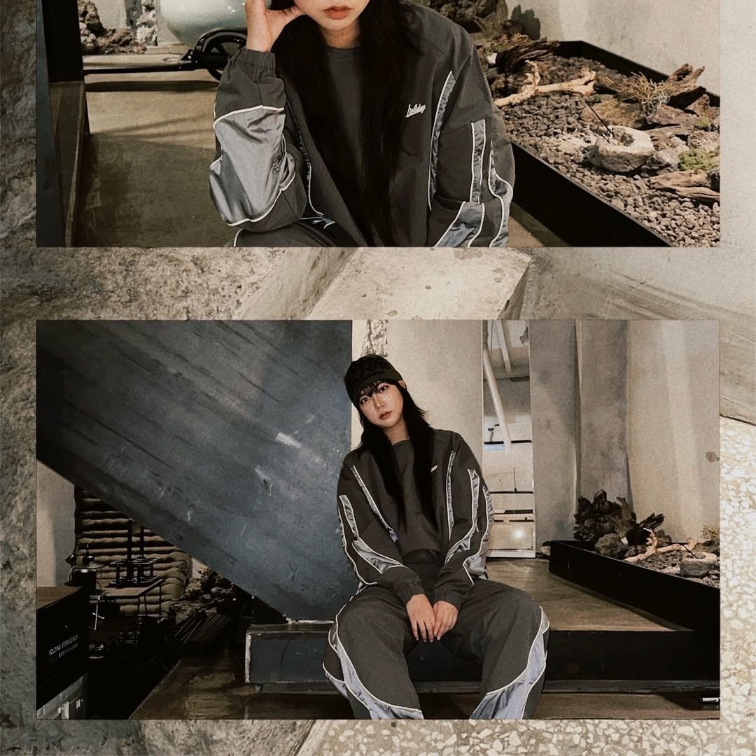 Express Holiday Essential Nylon Pullover Beige, Express Holiday Essential Nylon Pullover Charcoal 착용 스타일 - 2
