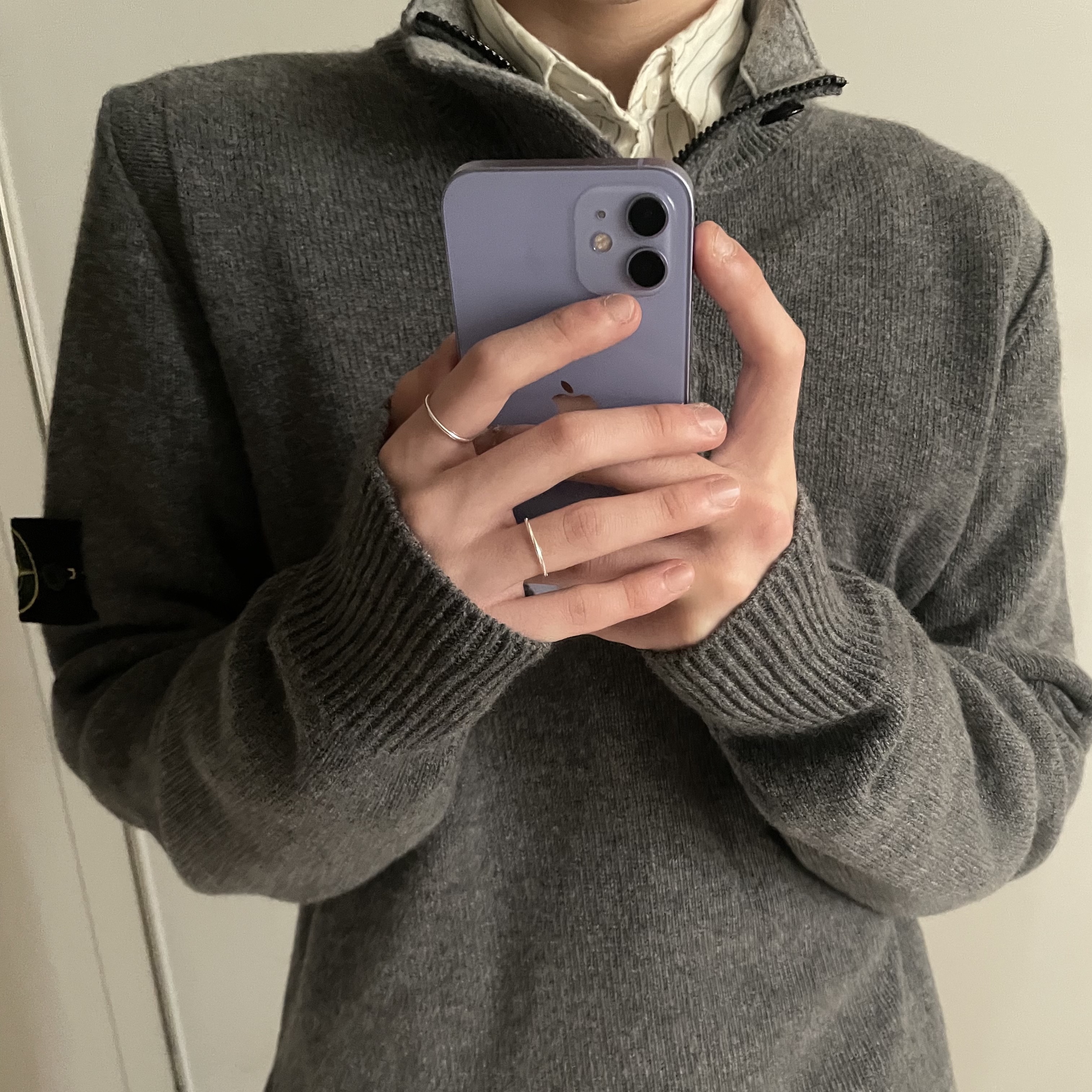 Stone Island 5100040 Lambswool Half Zip Jumper with Felt Trims Cement Melange - 25FW 착용 스타일