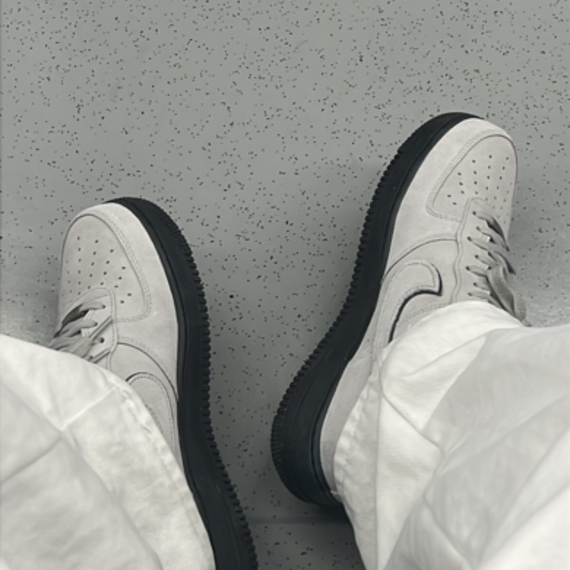 Nike Air Force 1 Low '07 LV8 Light Smoke Grey Black 착용 스타일 - 1
