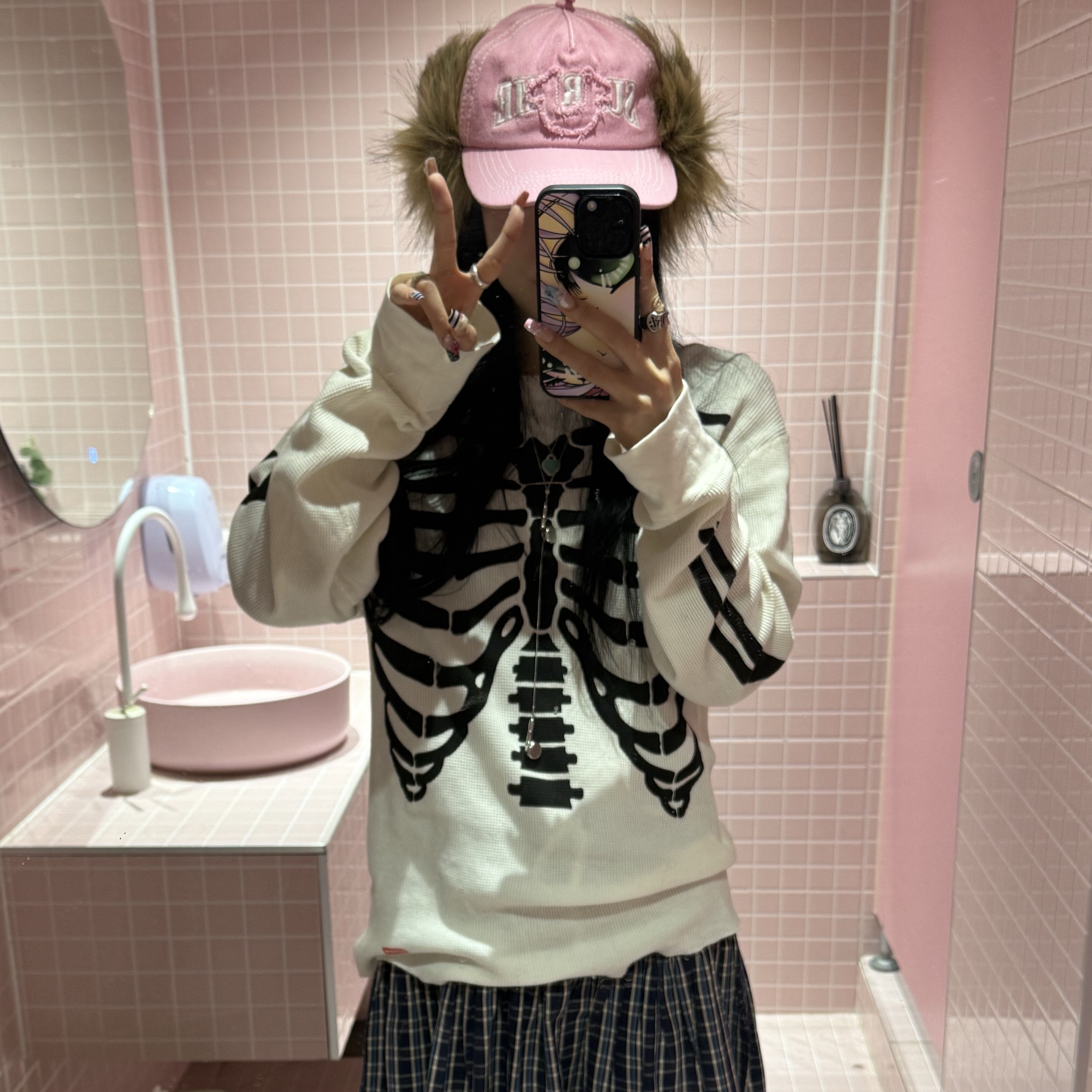 Supreme x True Religion Earflap 5-Panel Pink - 25FW, Supreme Hanes Bones Thermal Crew Black (1 Pack) 착용 스타일 - 3