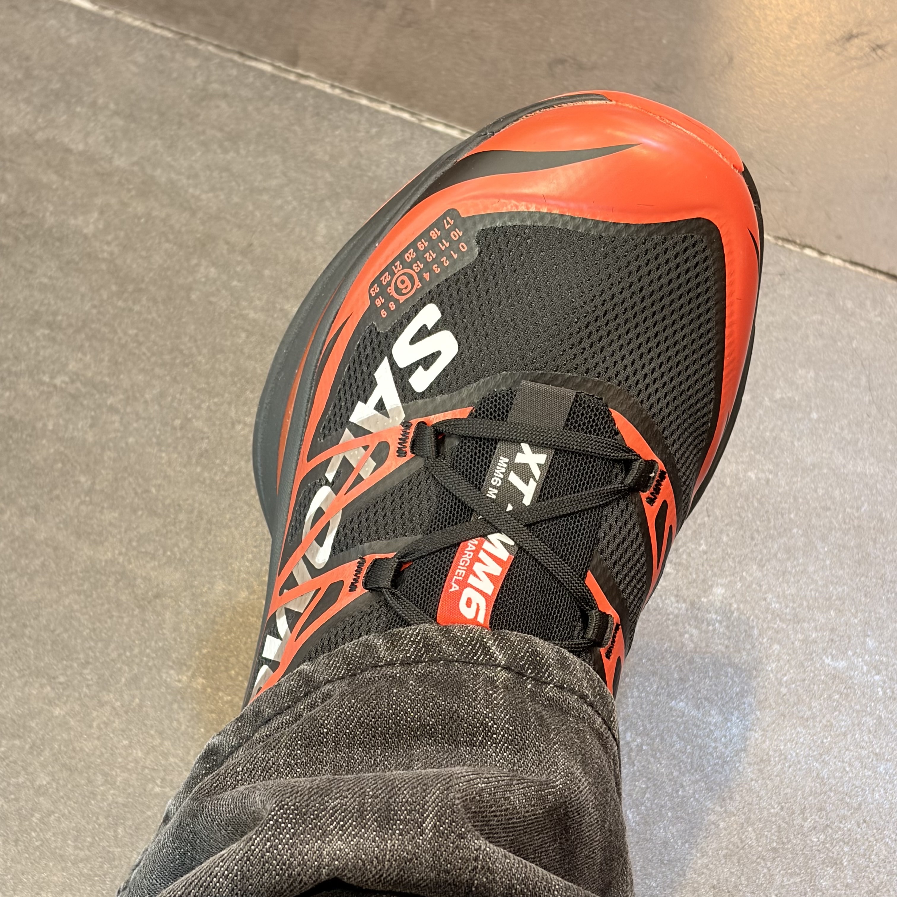Salomon x MM6 Masion Margiela XT-MM6 Black Cherry Tomato 착용 스타일