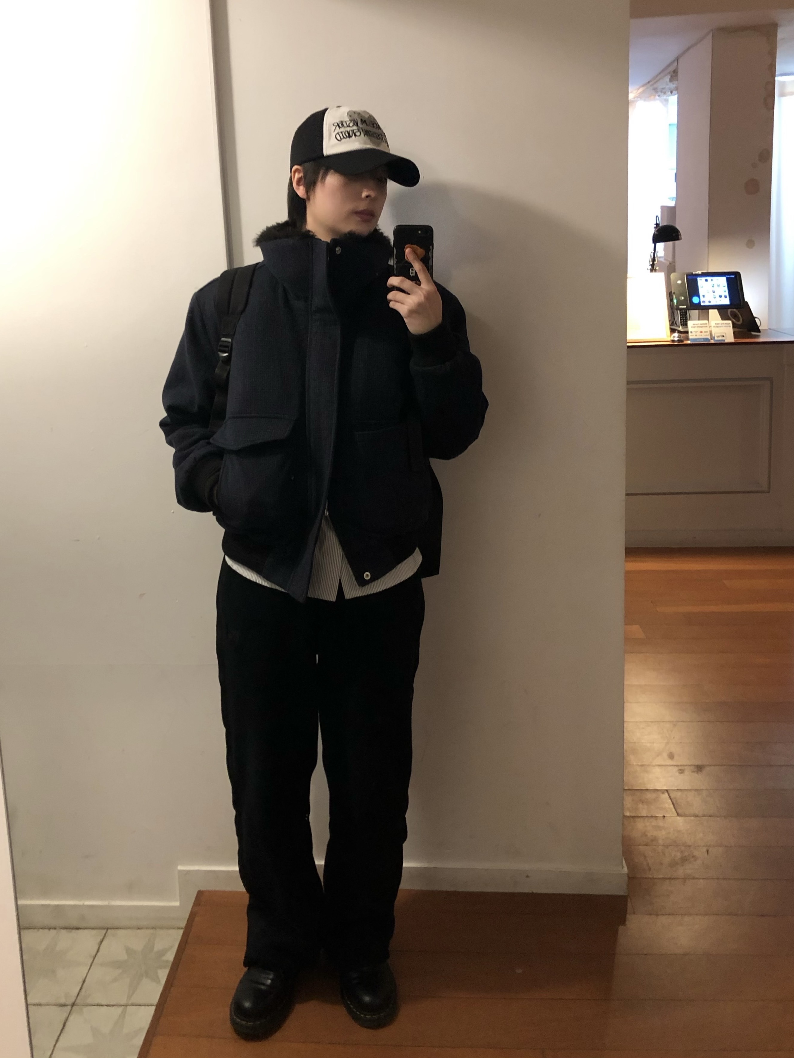Uniqlo x Needles Fleece Wide Pants Black - KR, Dr. Martens 1461 Smooth Black 착용 스타일 - 1