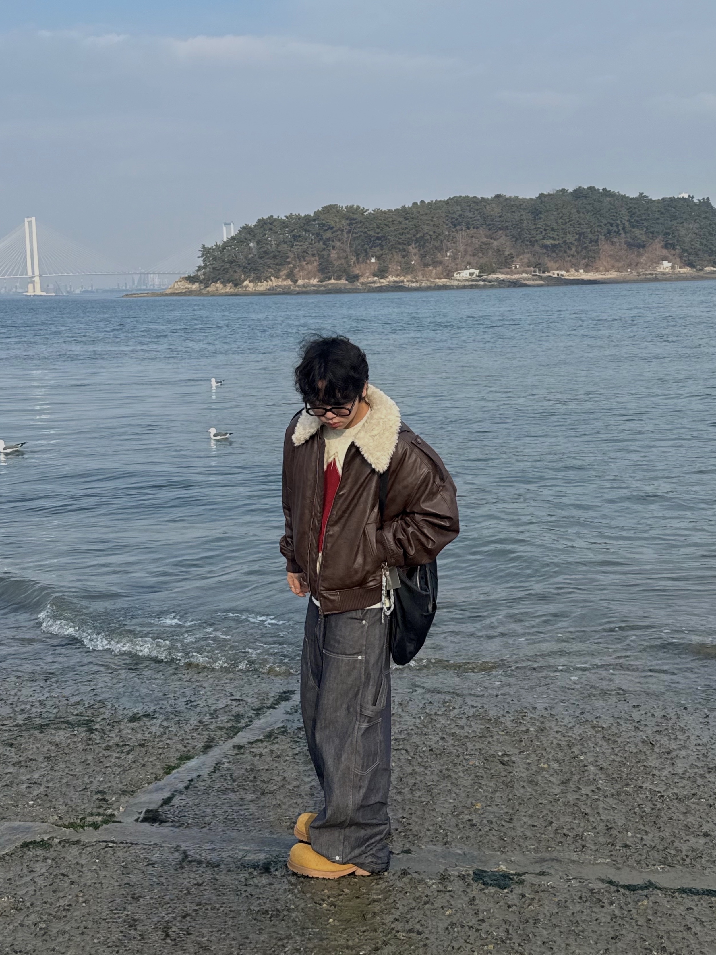 Remagine Hybrid Derby Shoes Starting Bigger Wheat, Gentle Monster x Maison Margiela MM114 Black Clear 착용 스타일 - 2