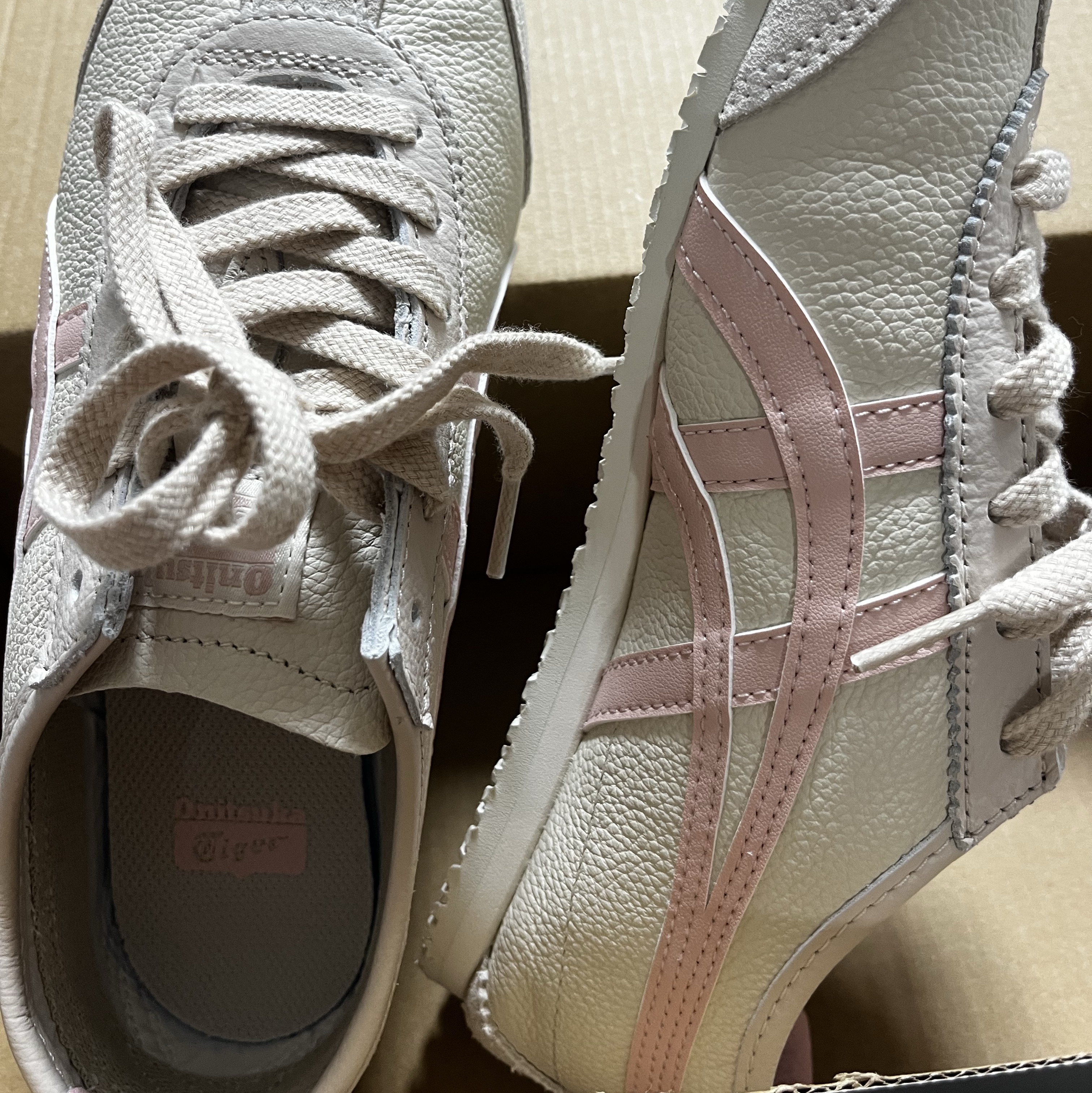 Onitsuka Tiger Mexico 66 Oatmeal Ginger Peach 착용 스타일 - 2