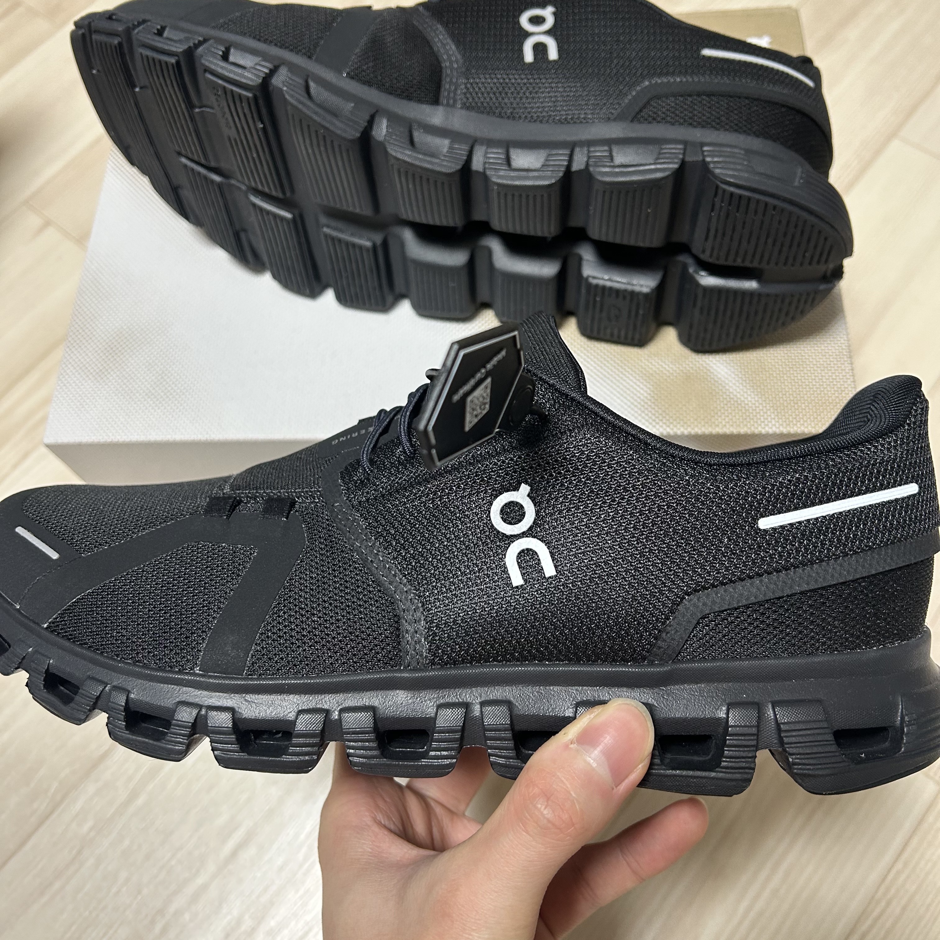 On Running Cloud 6 Black 착용 스타일