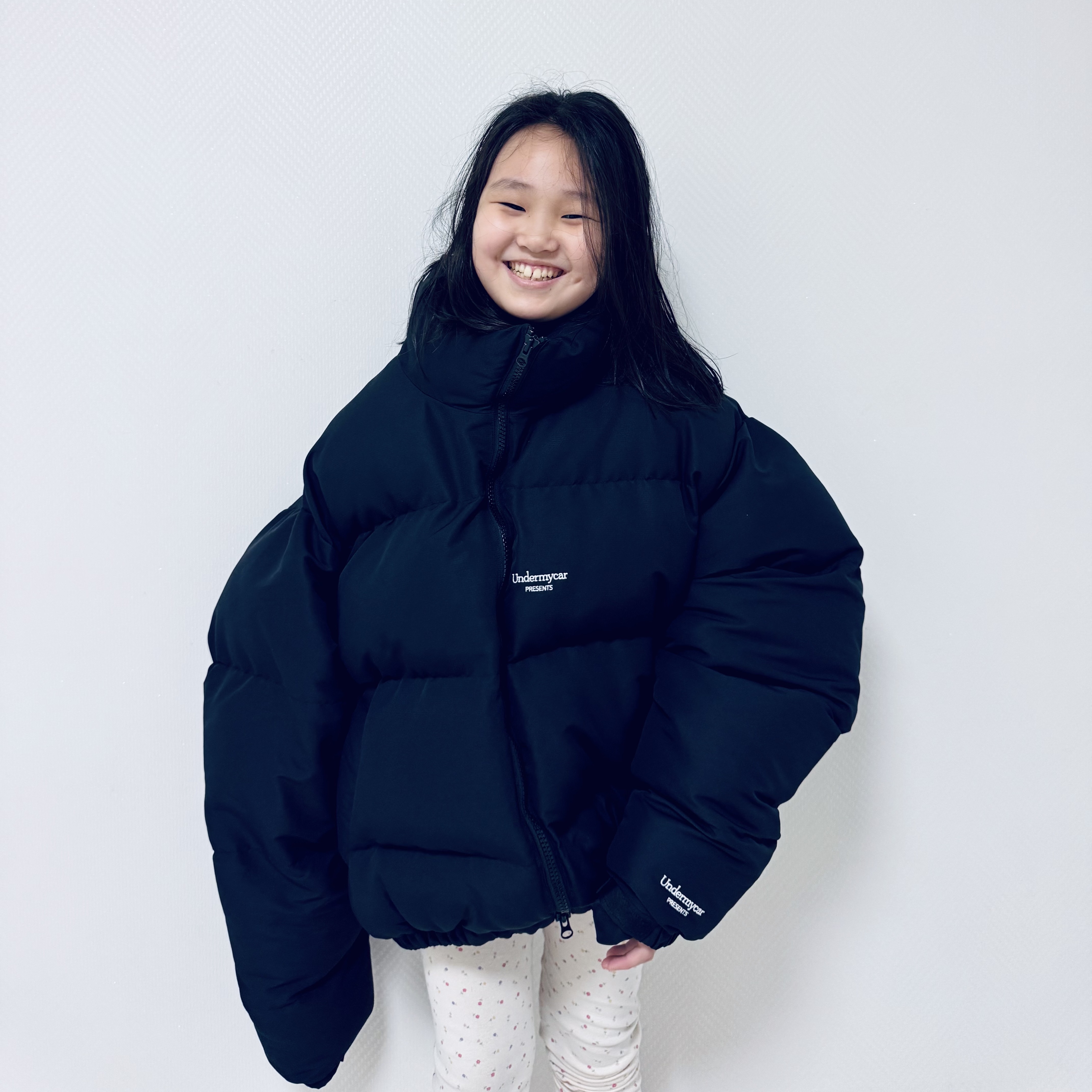 Undermycar Mu.15 Anti Fxxking Logo Play Triple Logo Crop Padding Jacket Black 착용 스타일 - 1