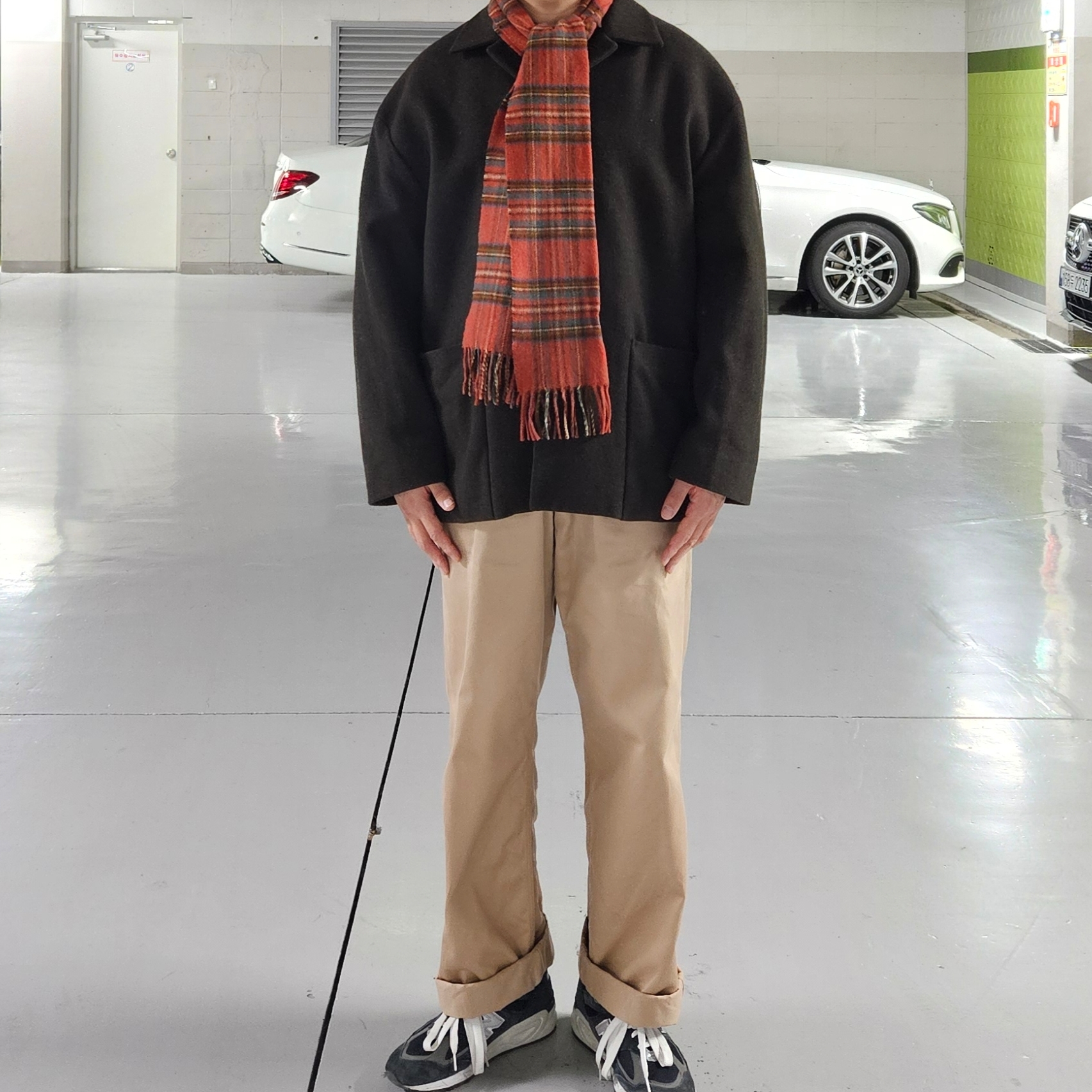 New Balance 990v2 Made in USA Navy, Buzz Rickson's Early Military Chinos 1942 Model One Wash Beige 착용 스타일 - 2
