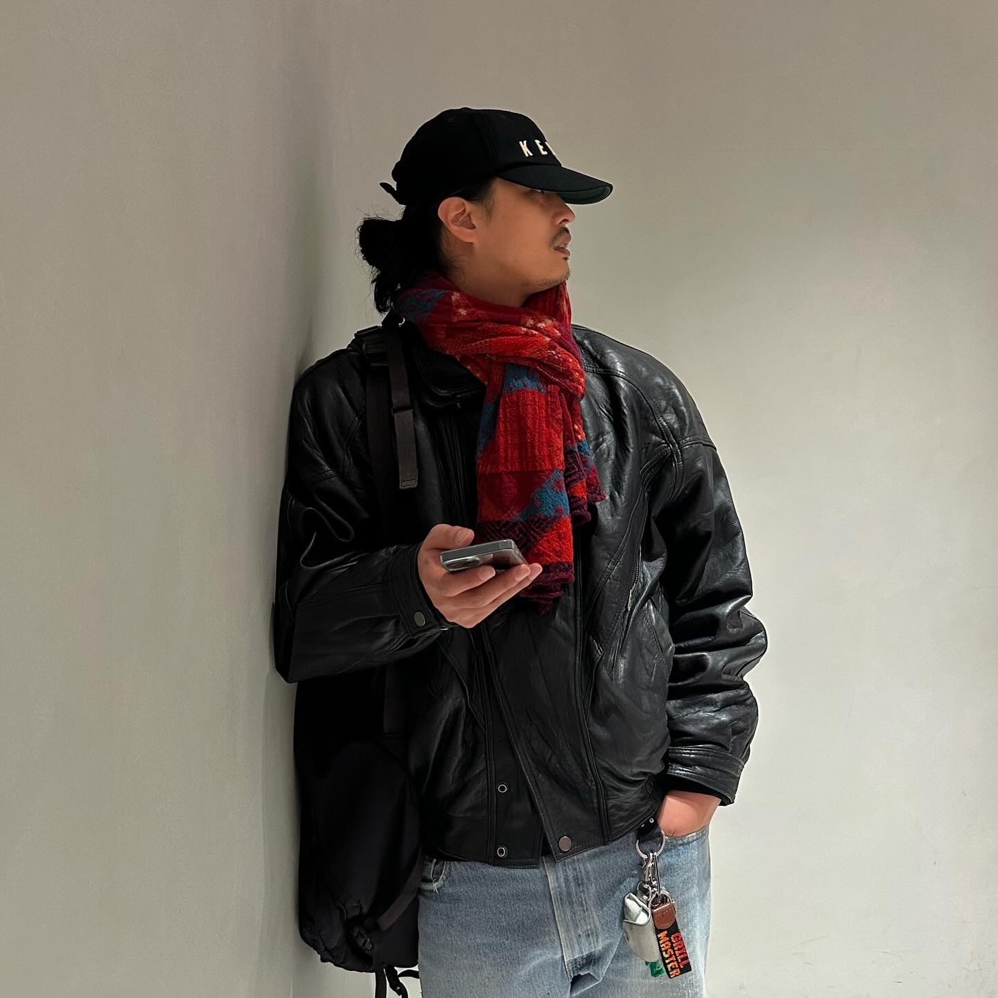 Kapital Felted Wool Indigo Happy Scarf Red 착용 스타일