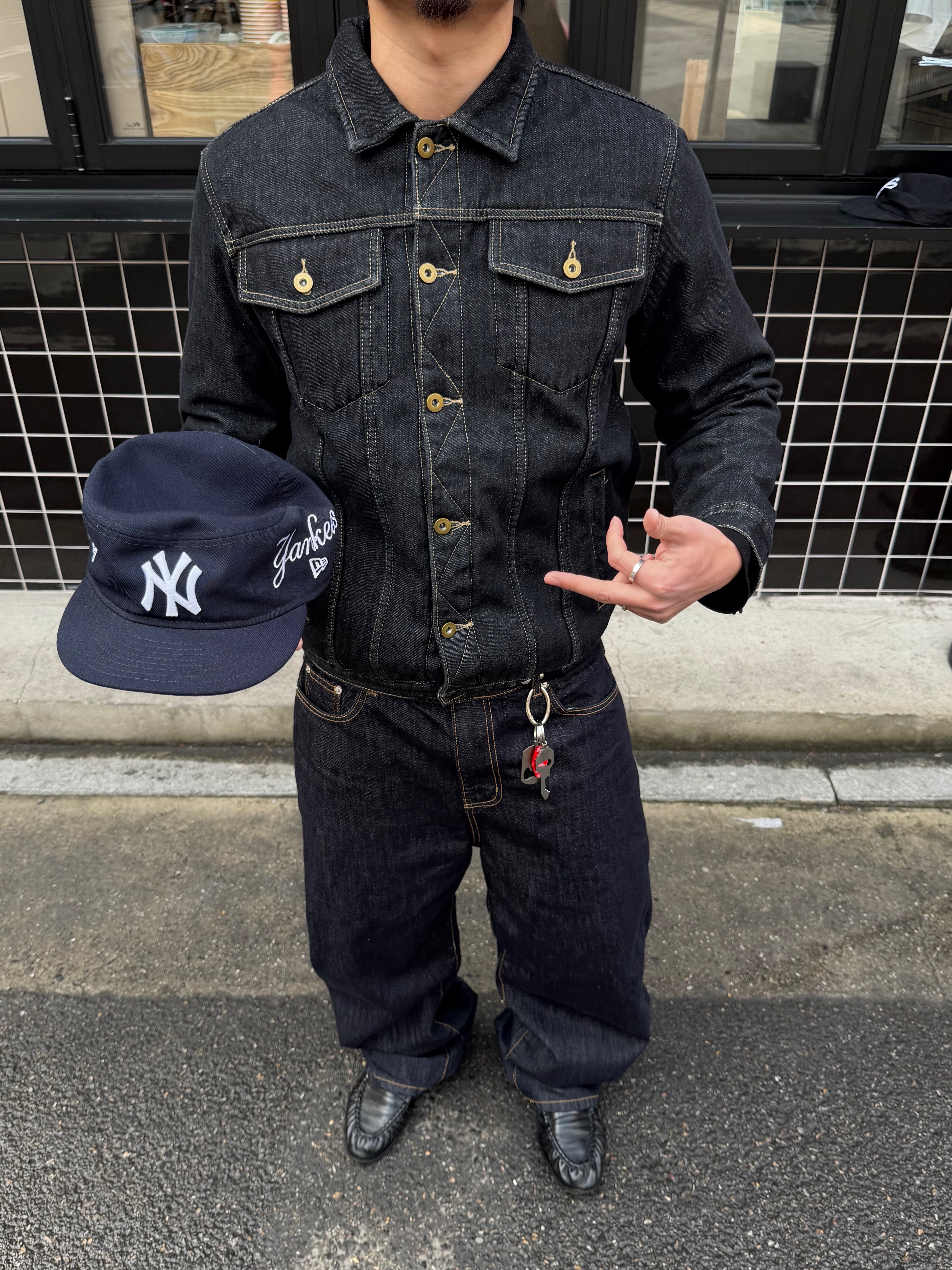 (W) Saint Laurent SL 557 Shade Sunglasses Black, New Era MLB New York Yankees Pillbox Series Ball Cap Navy 착용 스타일 - 2