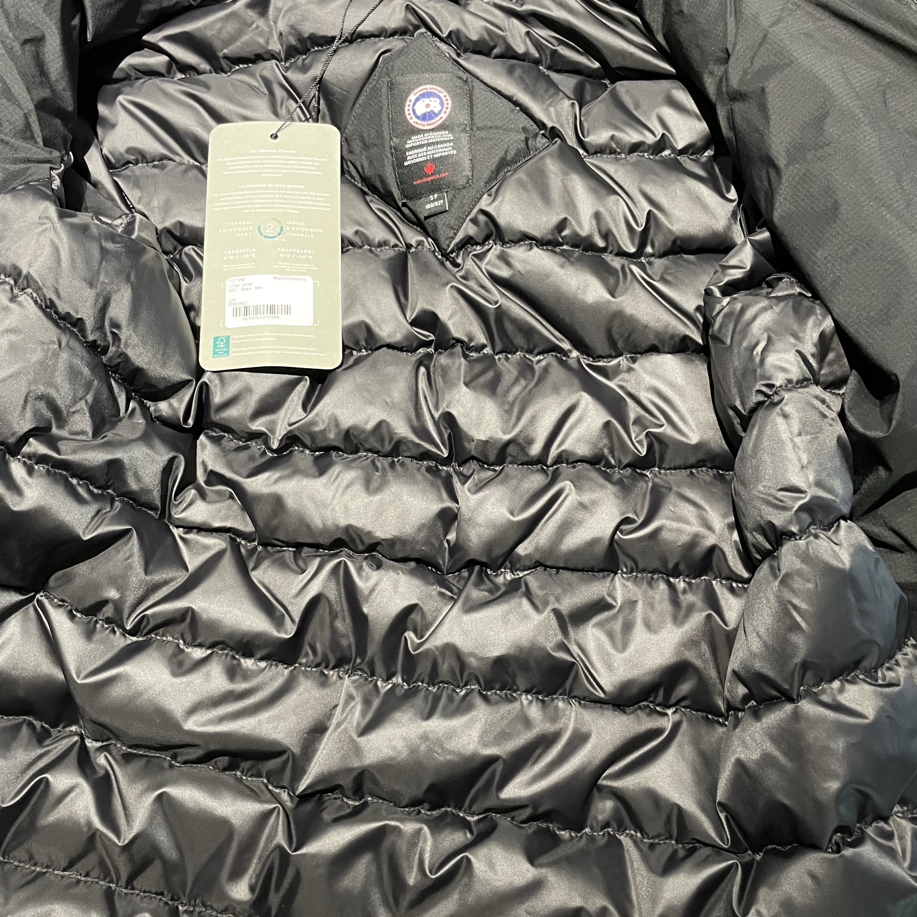 Canada Goose Lodge Down Matte Finish Black 착용 스타일 - 4