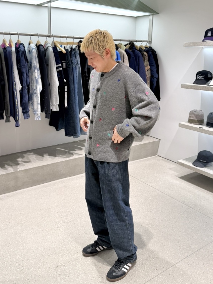 YESEYESEE Marble Pattern Logo Knit Pullover Multi, YESEYESEE Y.E.S Heavy Work Pants Purple 착용 스타일 - 3