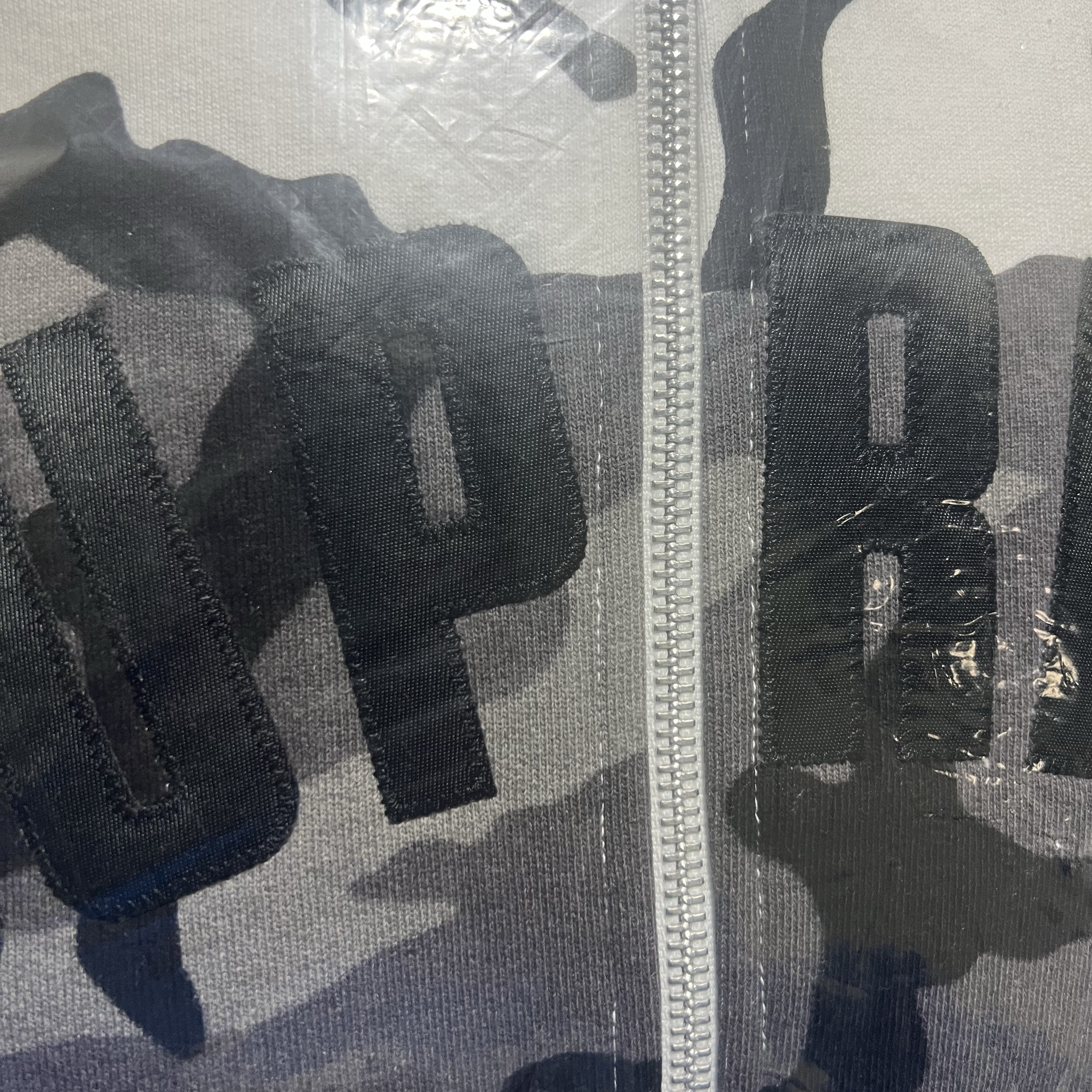 Supreme Arc Thermal Lined Zip Up Hooded Sweatshirt Snow Camo - 25FW 착용 스타일