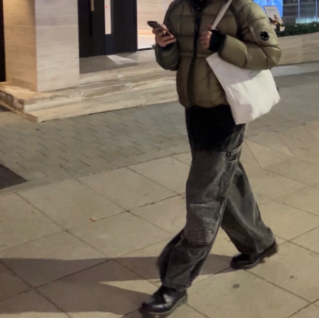 C.P. Company D.D. Shell Hooded Down Jacket Fungi Grey - 25FW, C.P. Company D.D. Shell Hooded Medium Down Jacket Vintage Khaki Beige - 24FW 착용 스타일 - 2