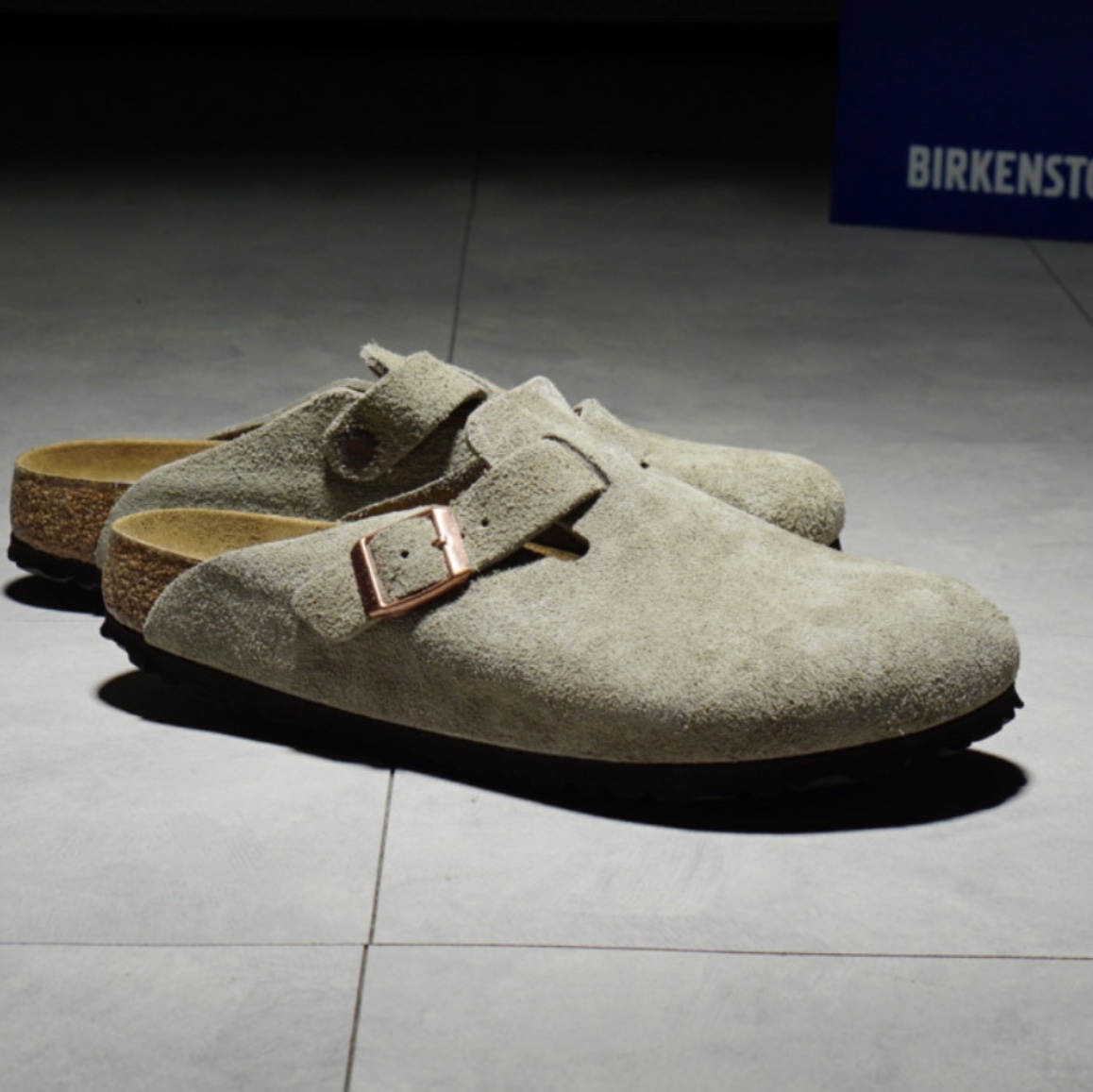 Birkenstock Boston Soft Footbed Taupe - Regular 착용 스타일