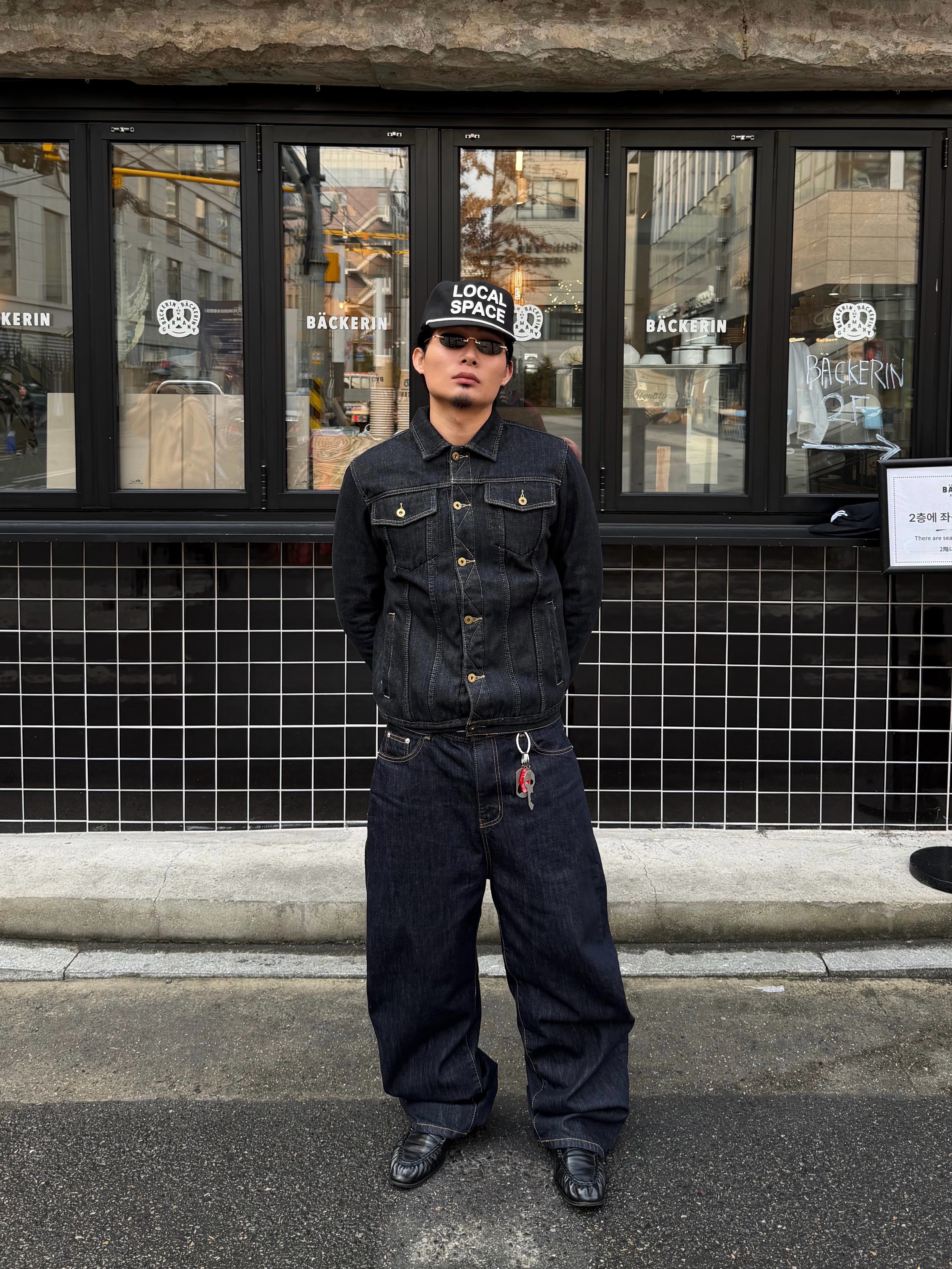 (W) Saint Laurent SL 557 Shade Sunglasses Black, New Era MLB New York Yankees Pillbox Series Ball Cap Navy 착용 스타일 - 1