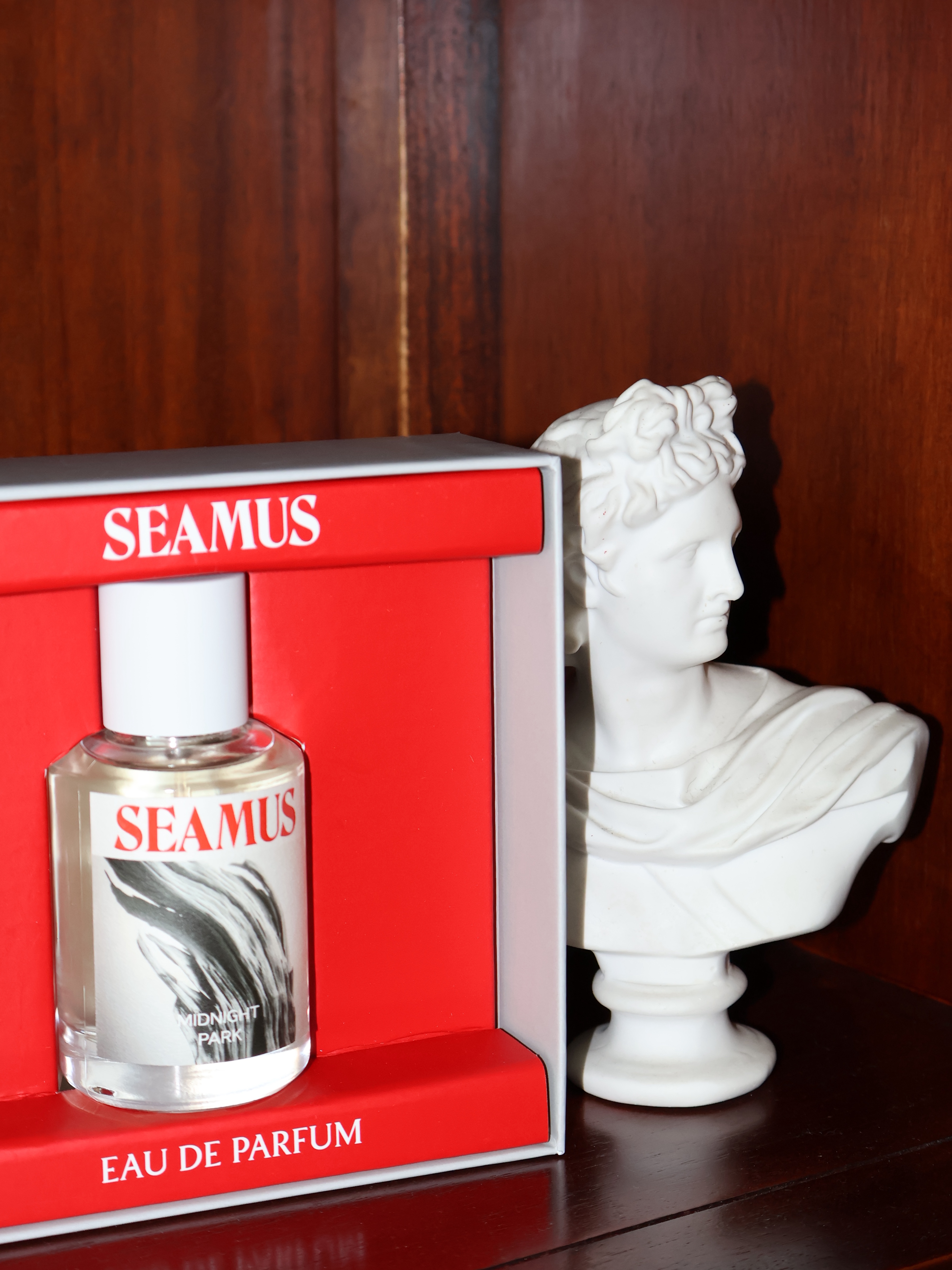 [3% 적립] SEAMUS Signature Eau de Parfum 50ml (6 Options) 착용 스타일 - 1