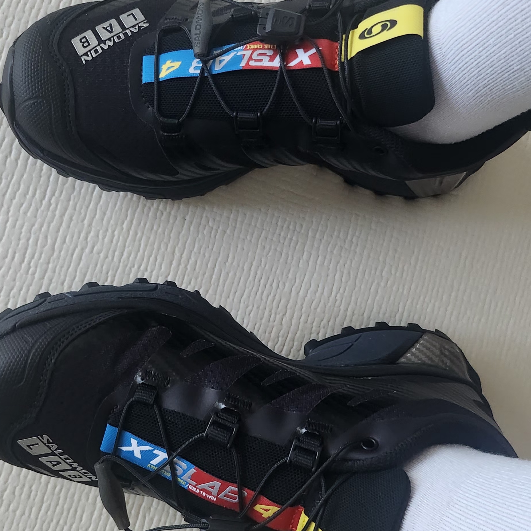 Salomon XT-4 Black Silver Metallic 착용 스타일