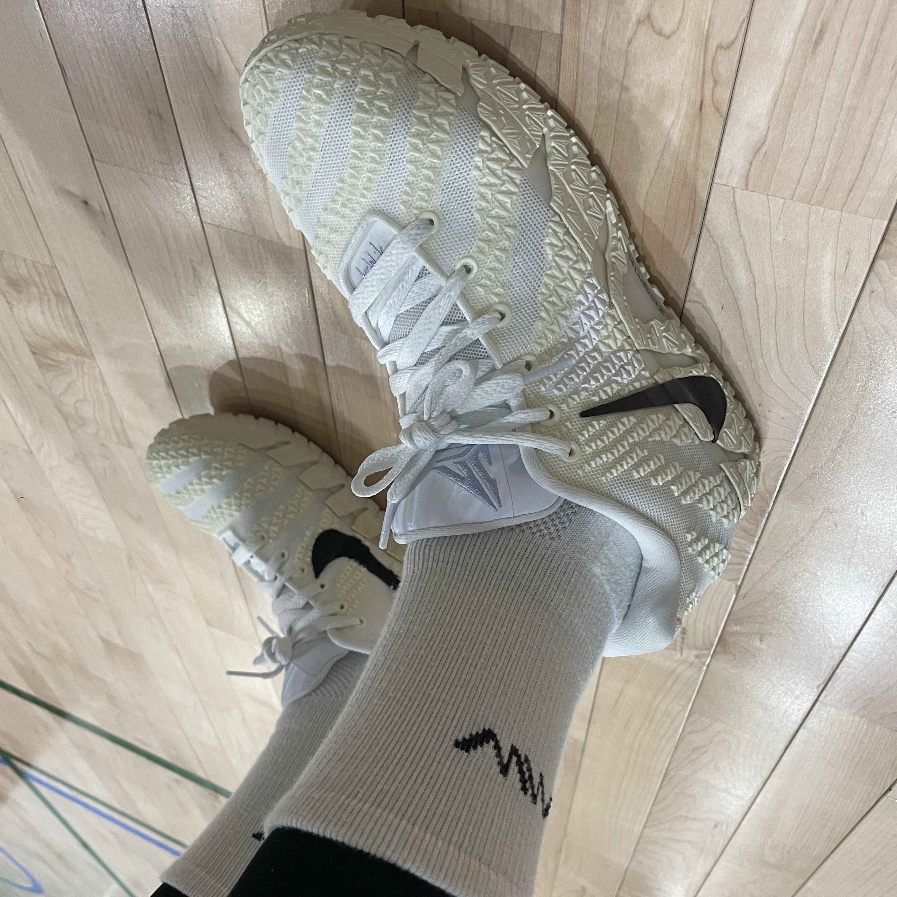 Nike Ja 3 EP White Black 착용 스타일 - 1