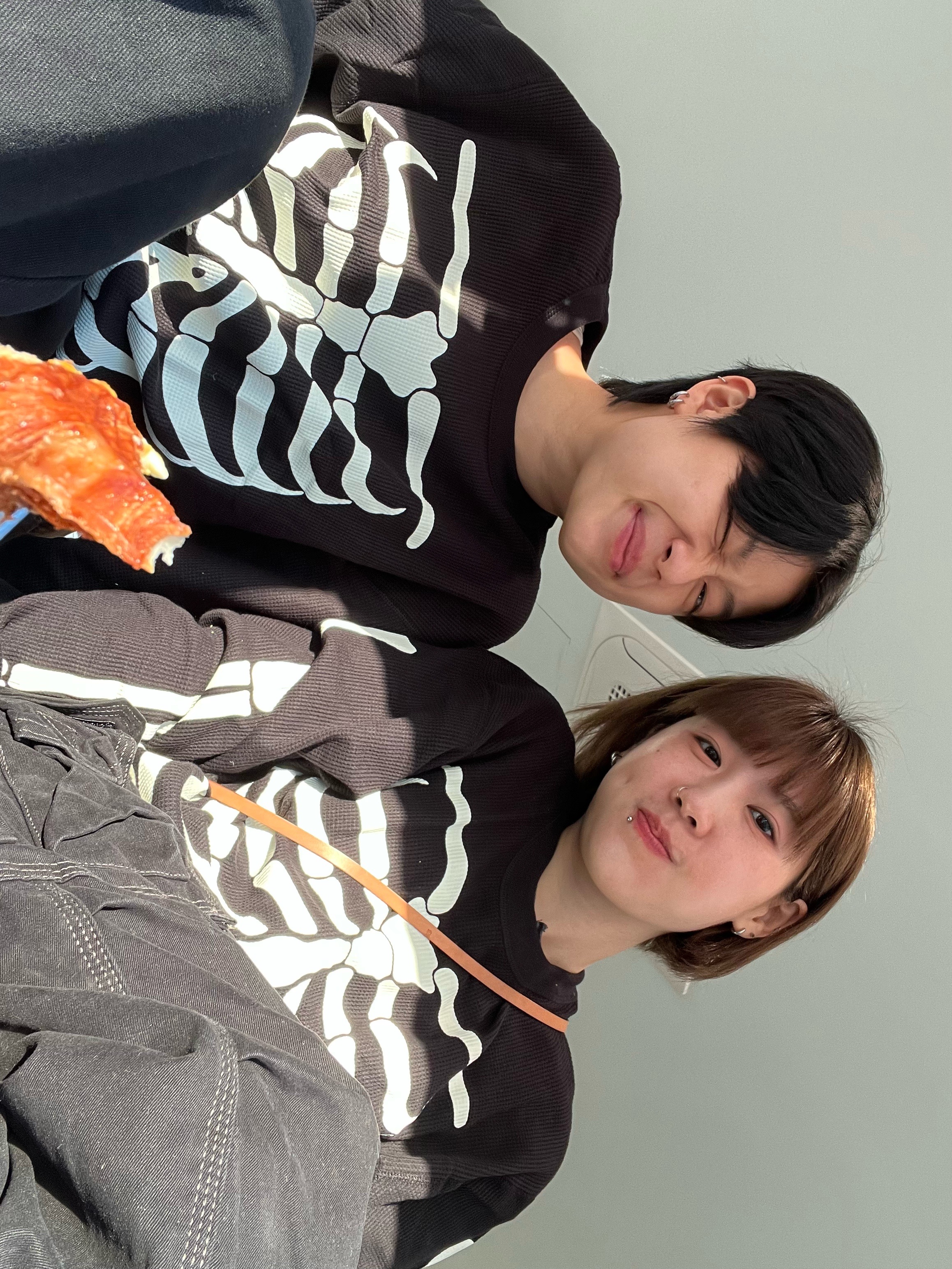 Supreme Hanes Bones Thermal Crew Black (1 Pack) 착용 스타일 - 1