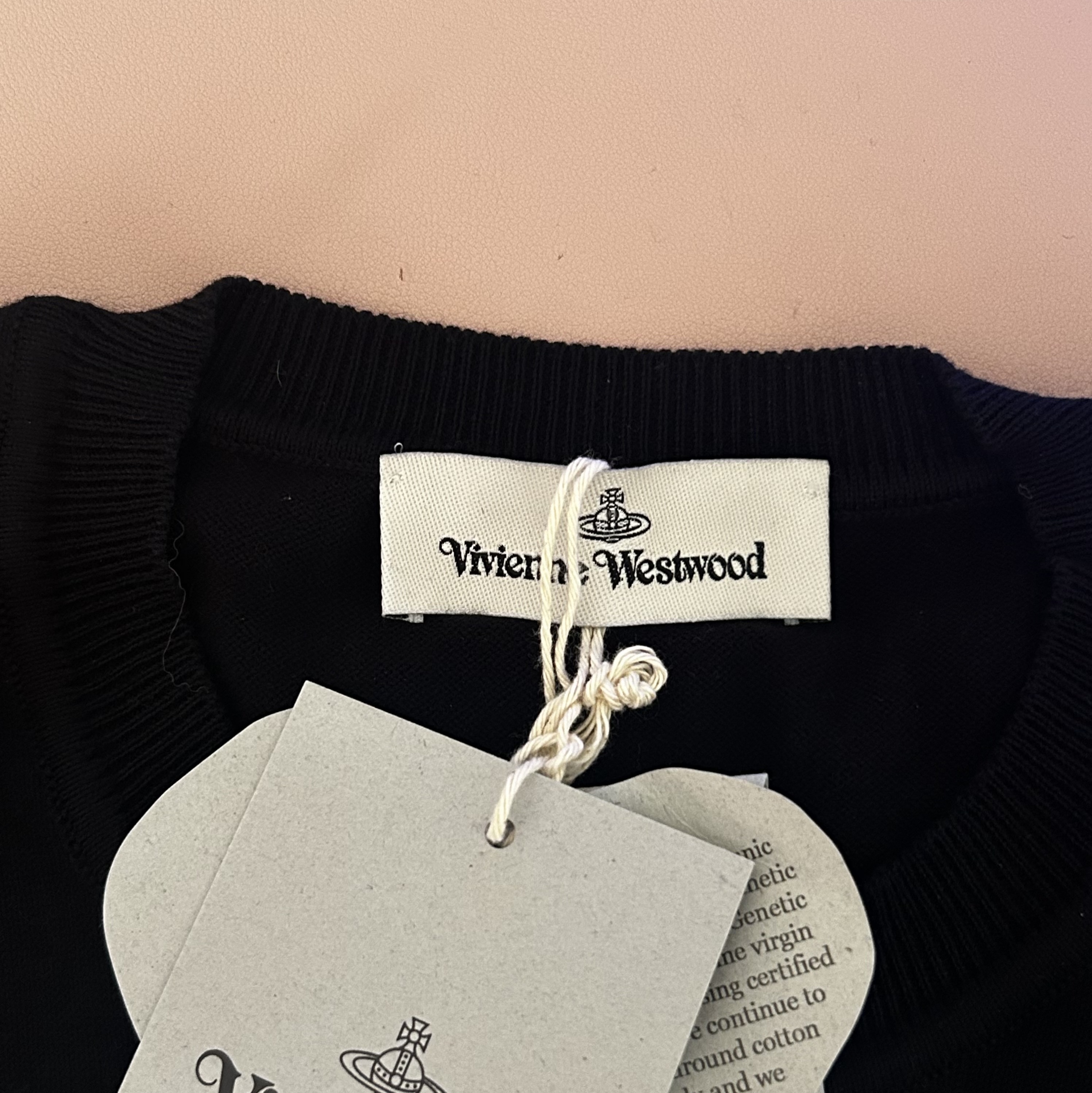 (W) Vivienne Westwood Bea Cardigan Black 착용 스타일 - 2