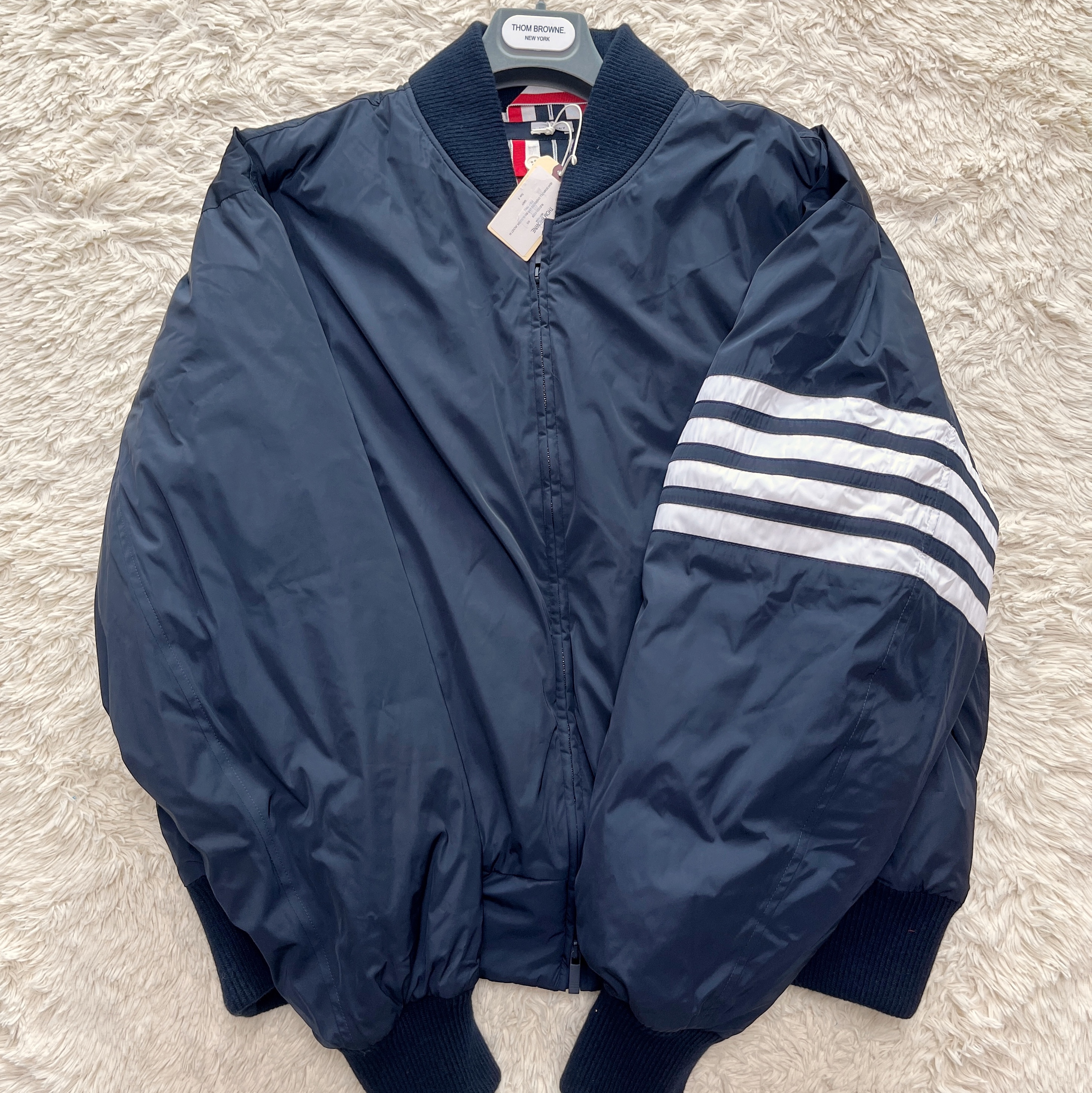 Thom Browne Poly Twill 4-Bar Oversized Knit Down Blouson Jacket Navy 착용 스타일