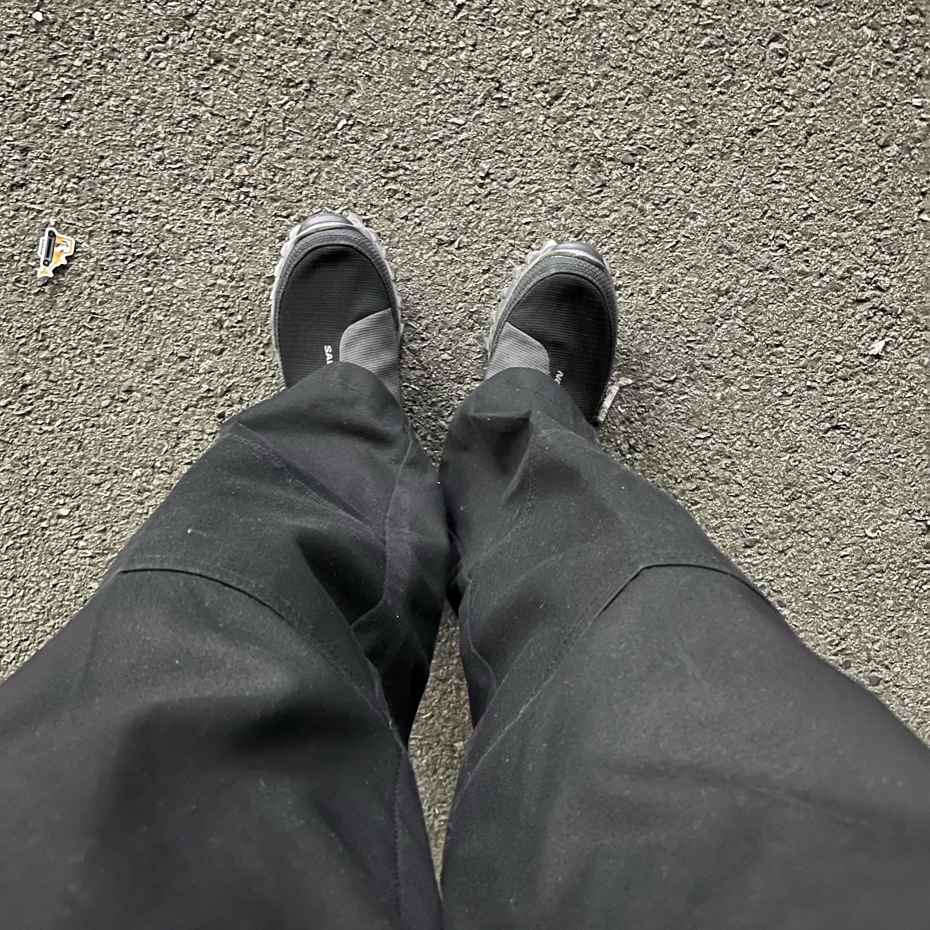 Salomon Snowclog Black Asphalt 착용 스타일