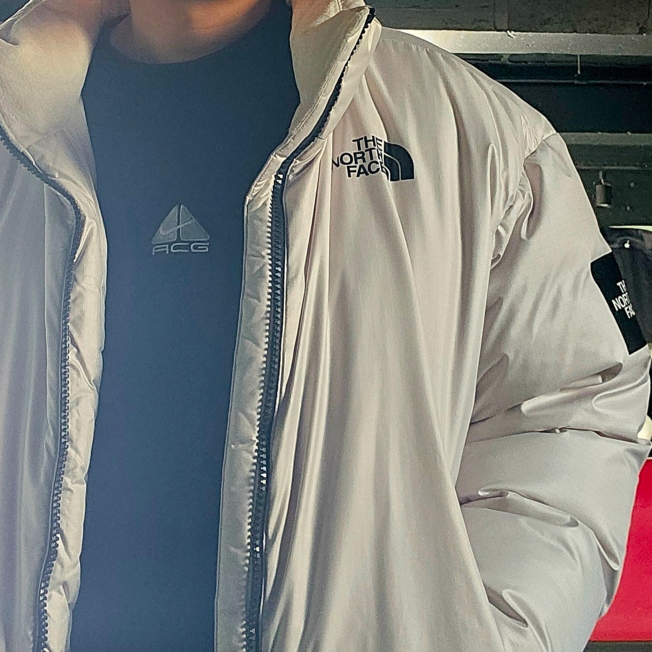 The North Face White Label Glossy Down Jacket White Sand 착용 스타일