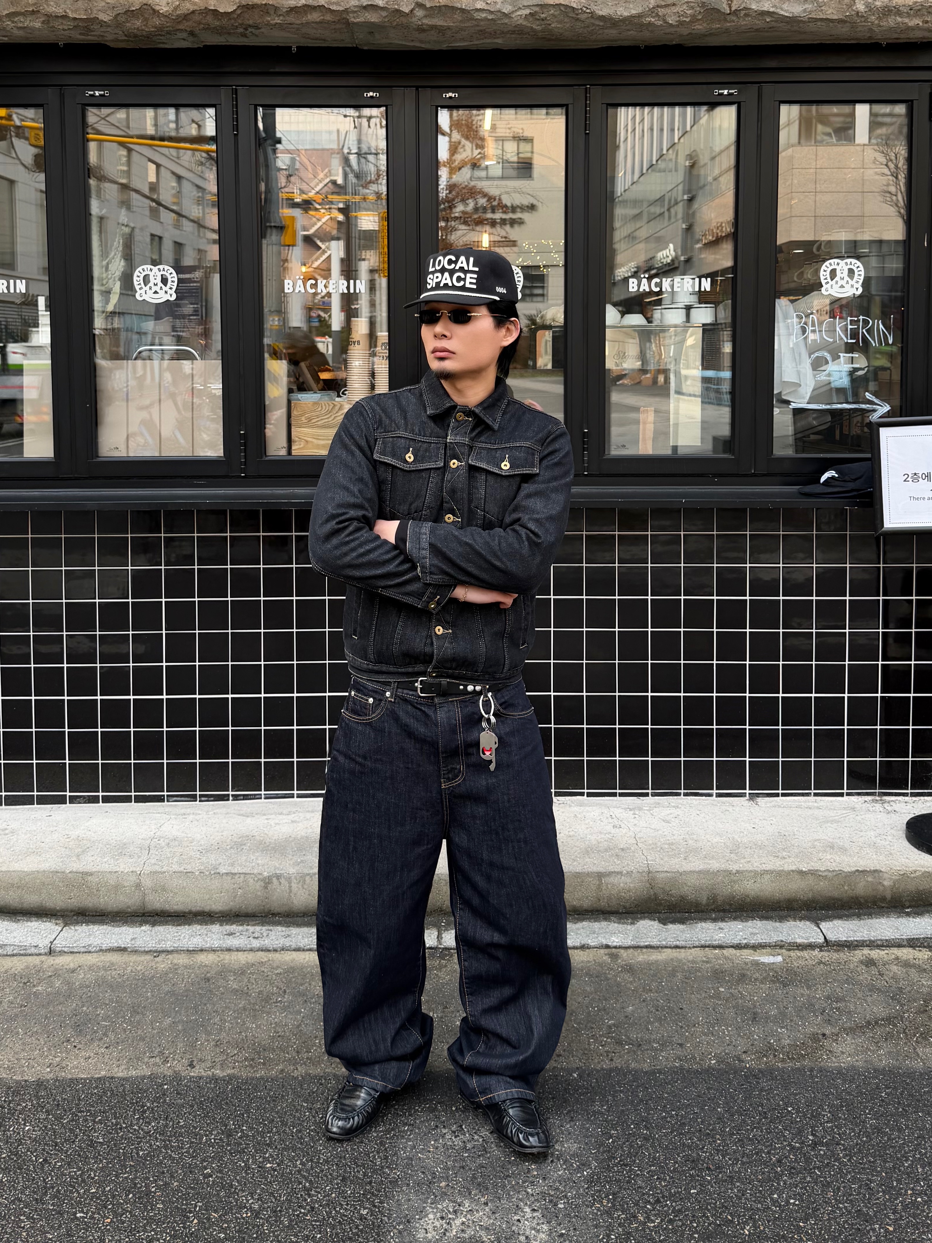 (W) Saint Laurent SL 557 Shade Sunglasses Black, New Era MLB New York Yankees Pillbox Series Ball Cap Navy 착용 스타일 - 7