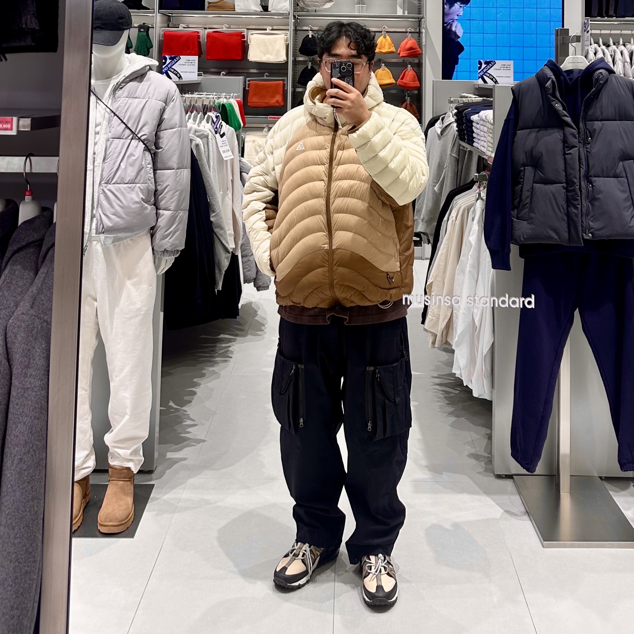Nike ACG Lava Flow Therma-Fit ADV Jacket Light Khaki Parachute Beige - Asia, Nike Air Max 270 Bowfin Black Desert 착용 스타일 - 1
