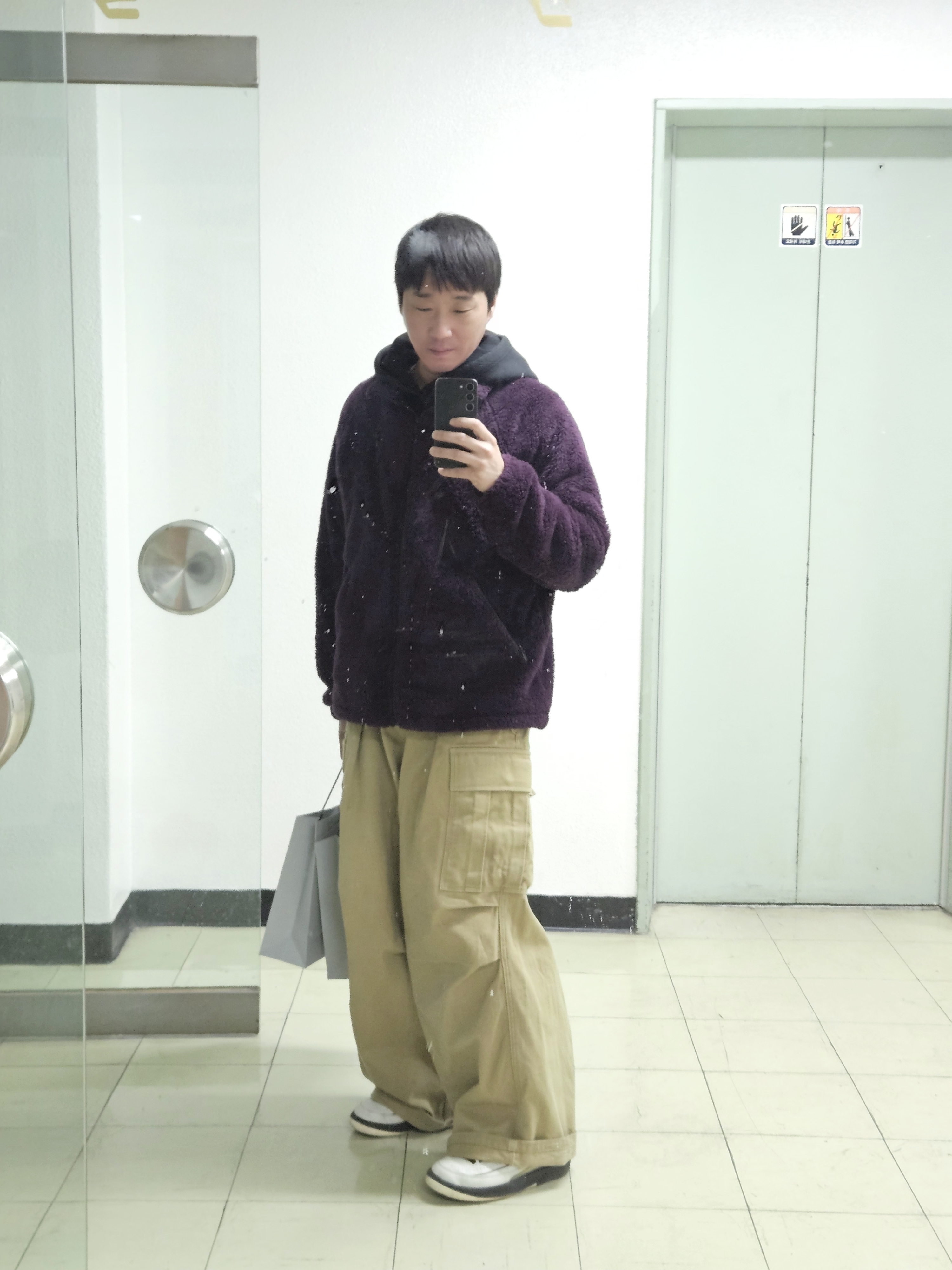 Uniqlo x Needles Fleece Jacket Purple - KR, Jordan 2 x A Ma Maniere Retro SP Sail and Burgundy 착용 스타일 - 1