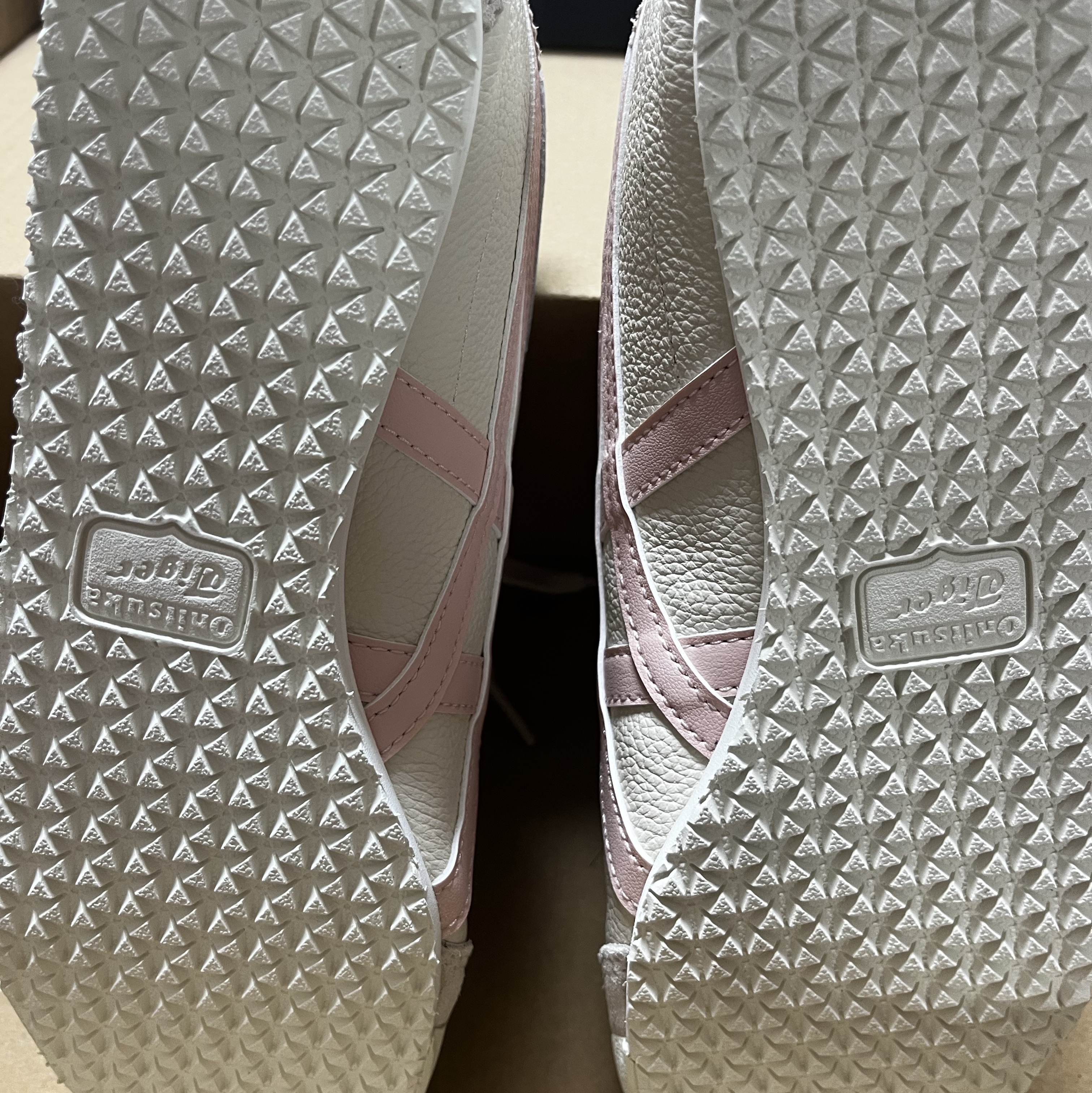 Onitsuka Tiger Mexico 66 Oatmeal Ginger Peach 착용 스타일 - 3
