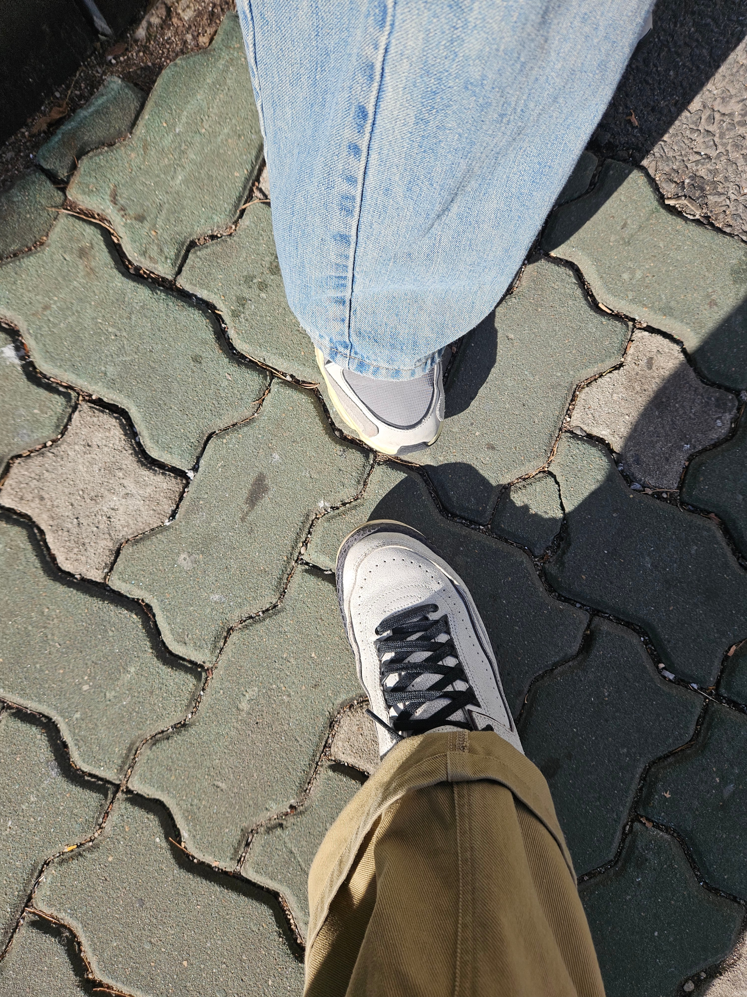 Uniqlo x Needles Fleece Jacket Purple - KR, Jordan 2 x A Ma Maniere Retro SP Sail and Burgundy 착용 스타일 - 4