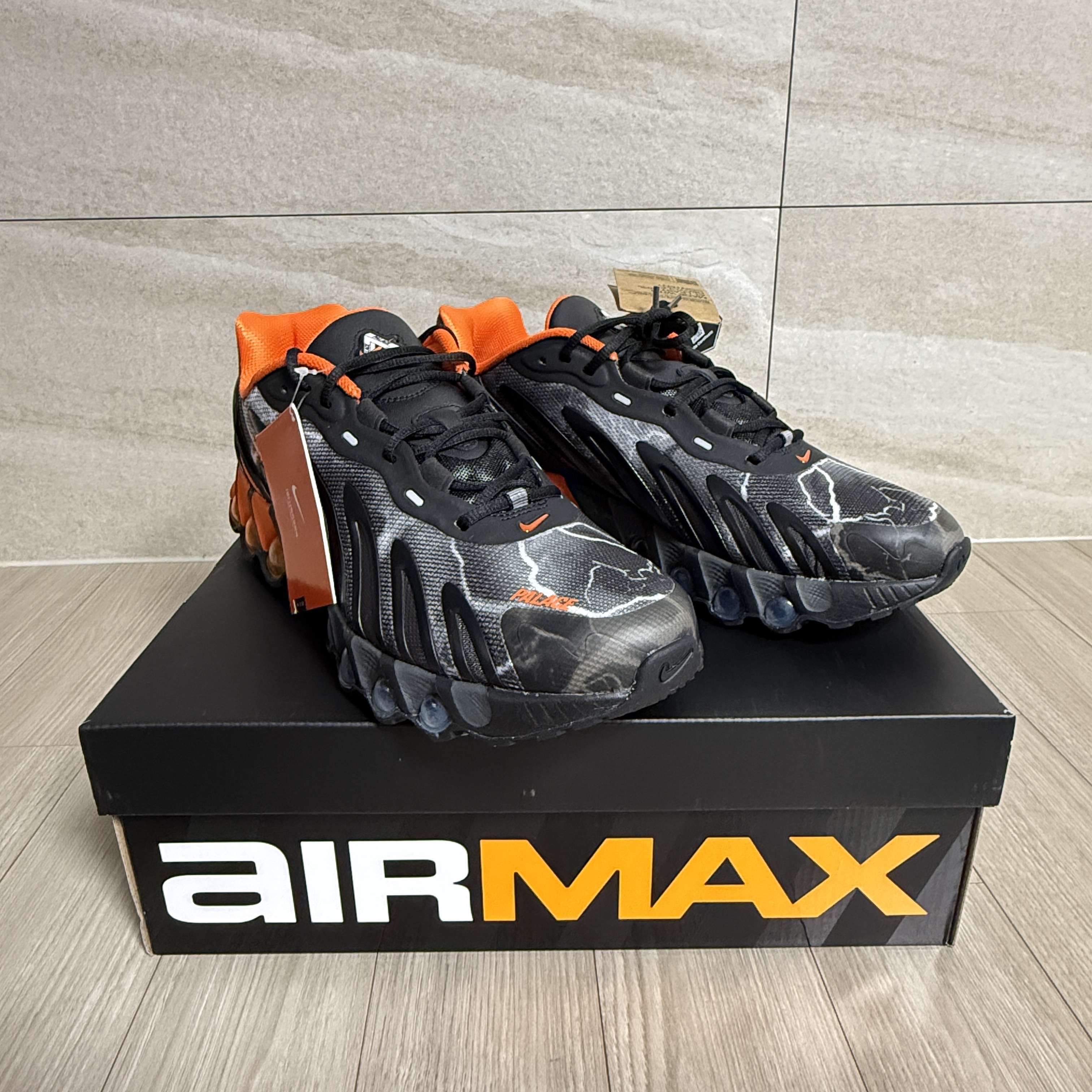 Nike x Palace Air Max Dn8 Black Safety Orange 착용 스타일 - 2