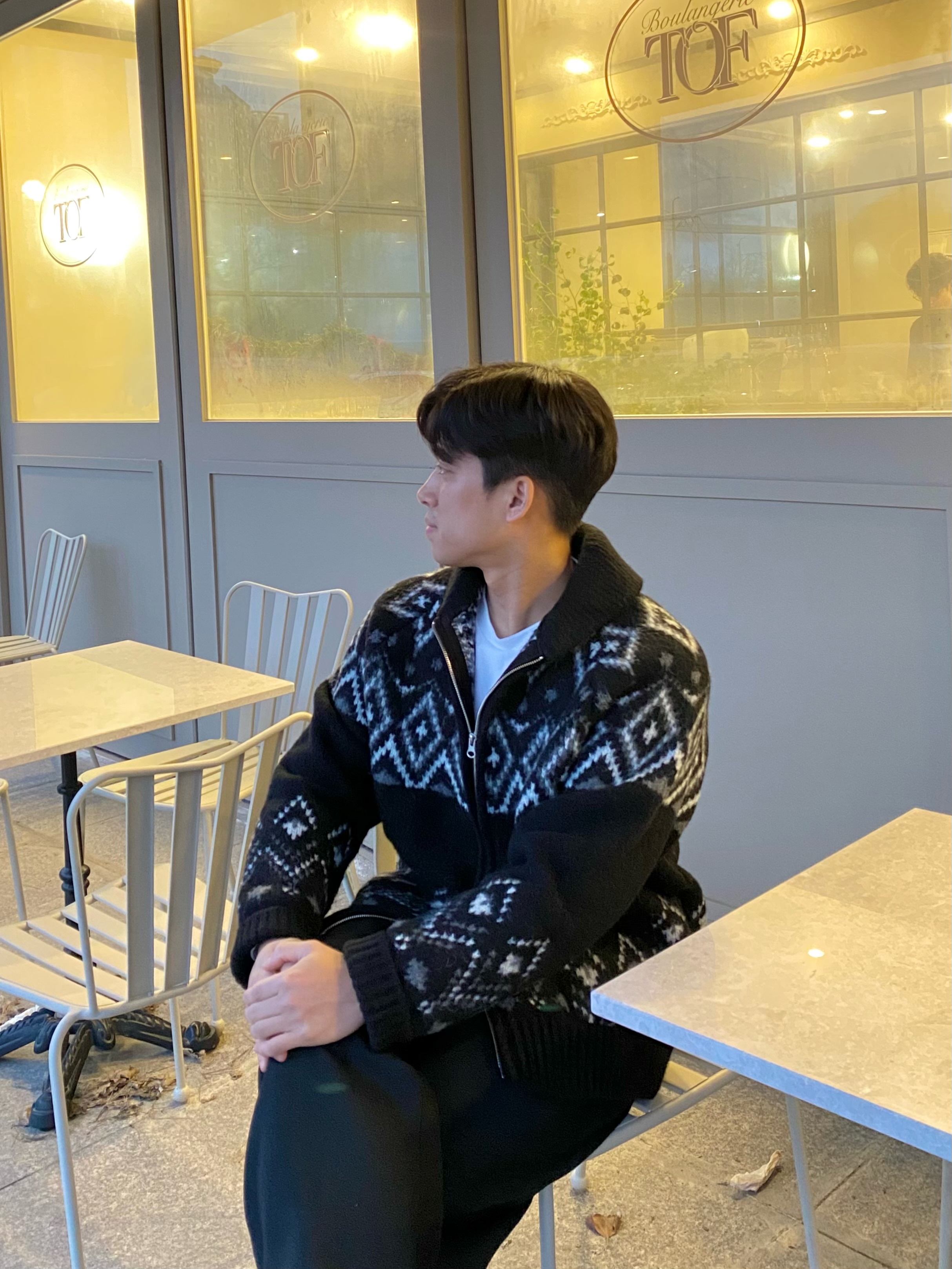 Knitted Bulky Wool Diamond Zip Up Black 착용 스타일