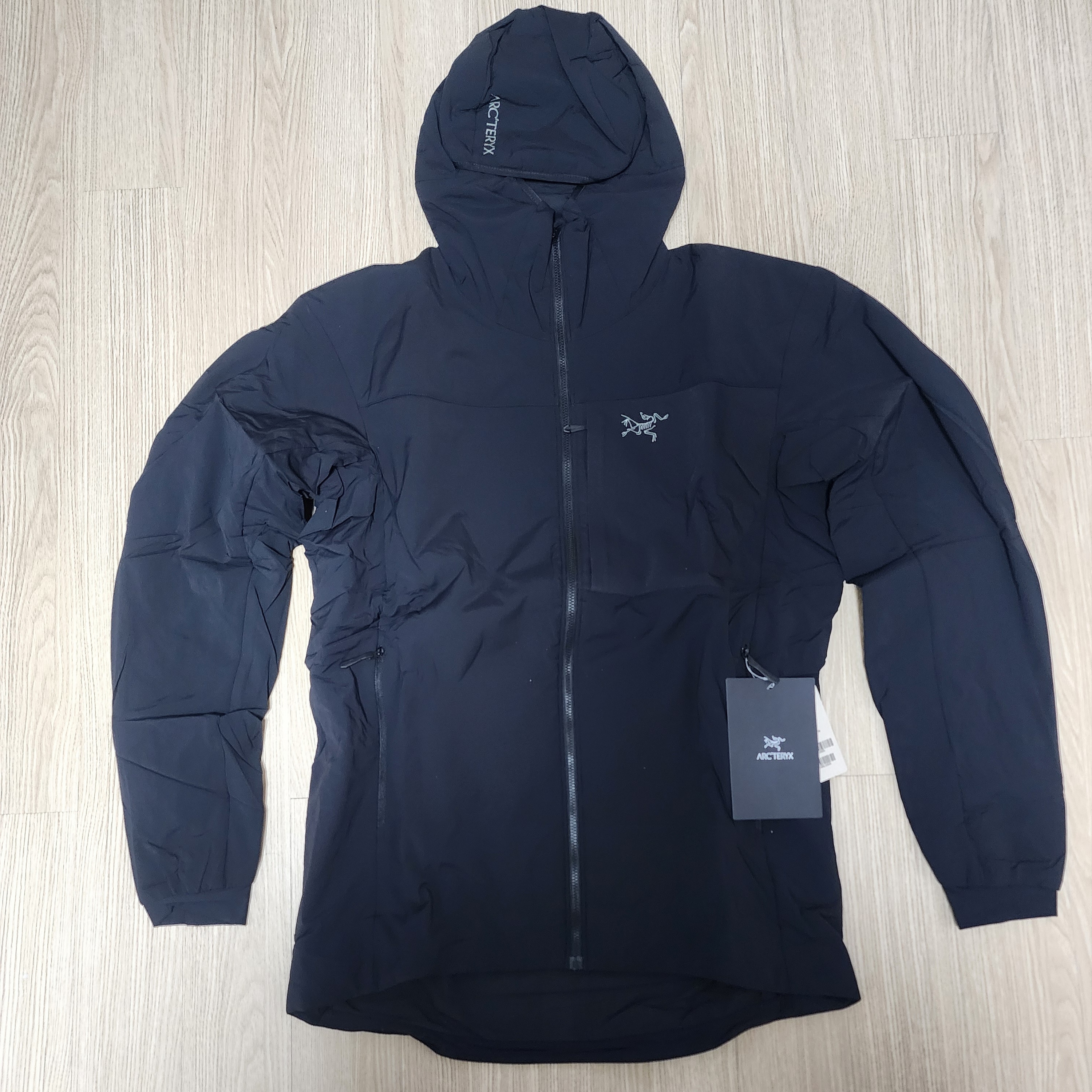 Arc'teryx Proton Hoody Black 착용 스타일
