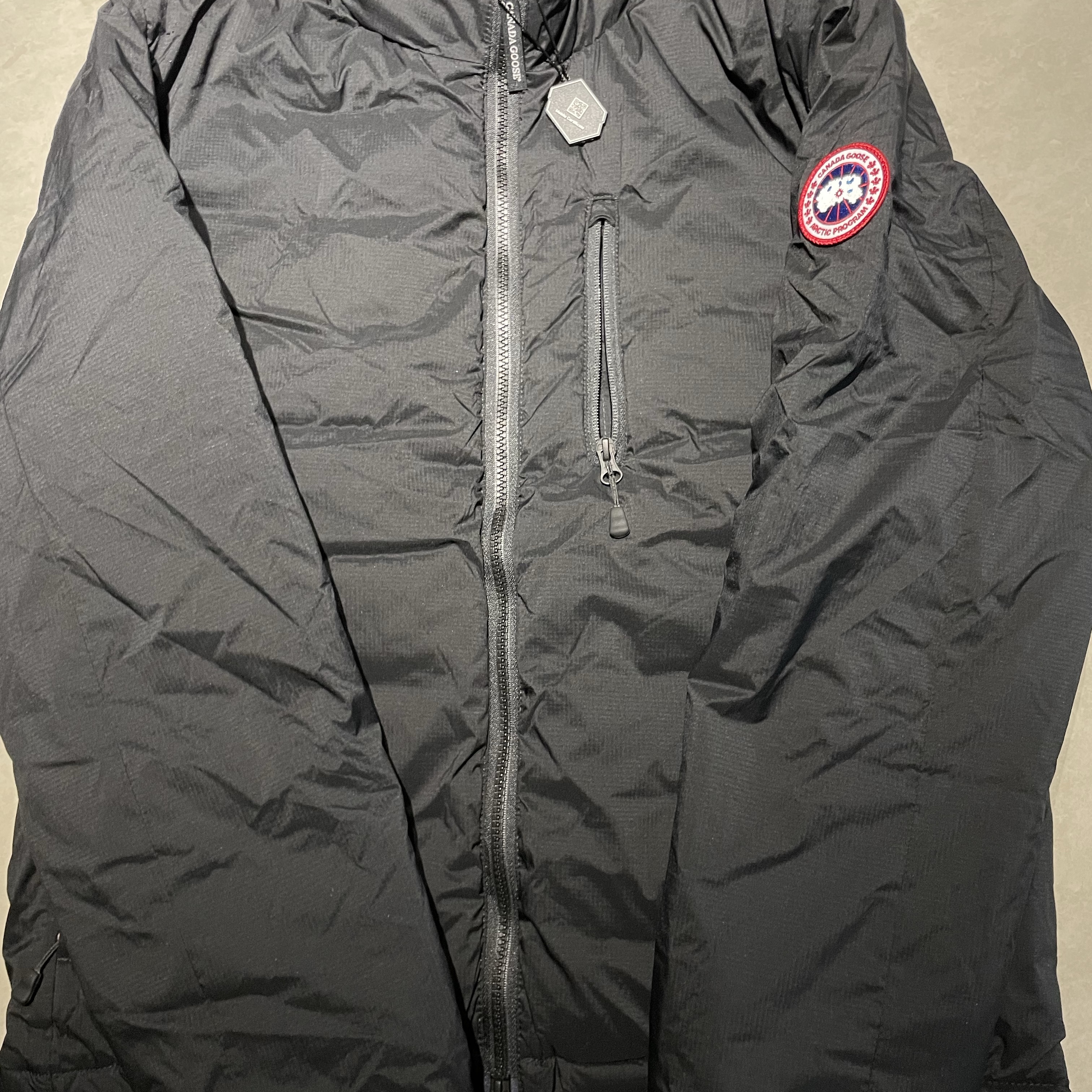 Canada Goose Lodge Down Matte Finish Black 착용 스타일 - 2