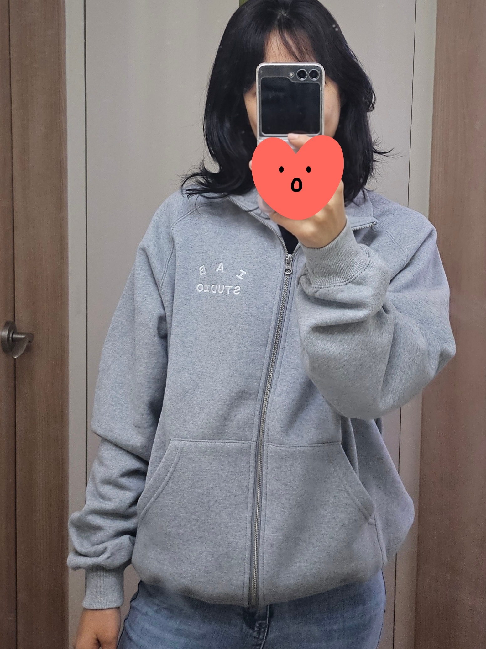 IAB Studio 2Way Full Zip-Up Gray White 착용 스타일