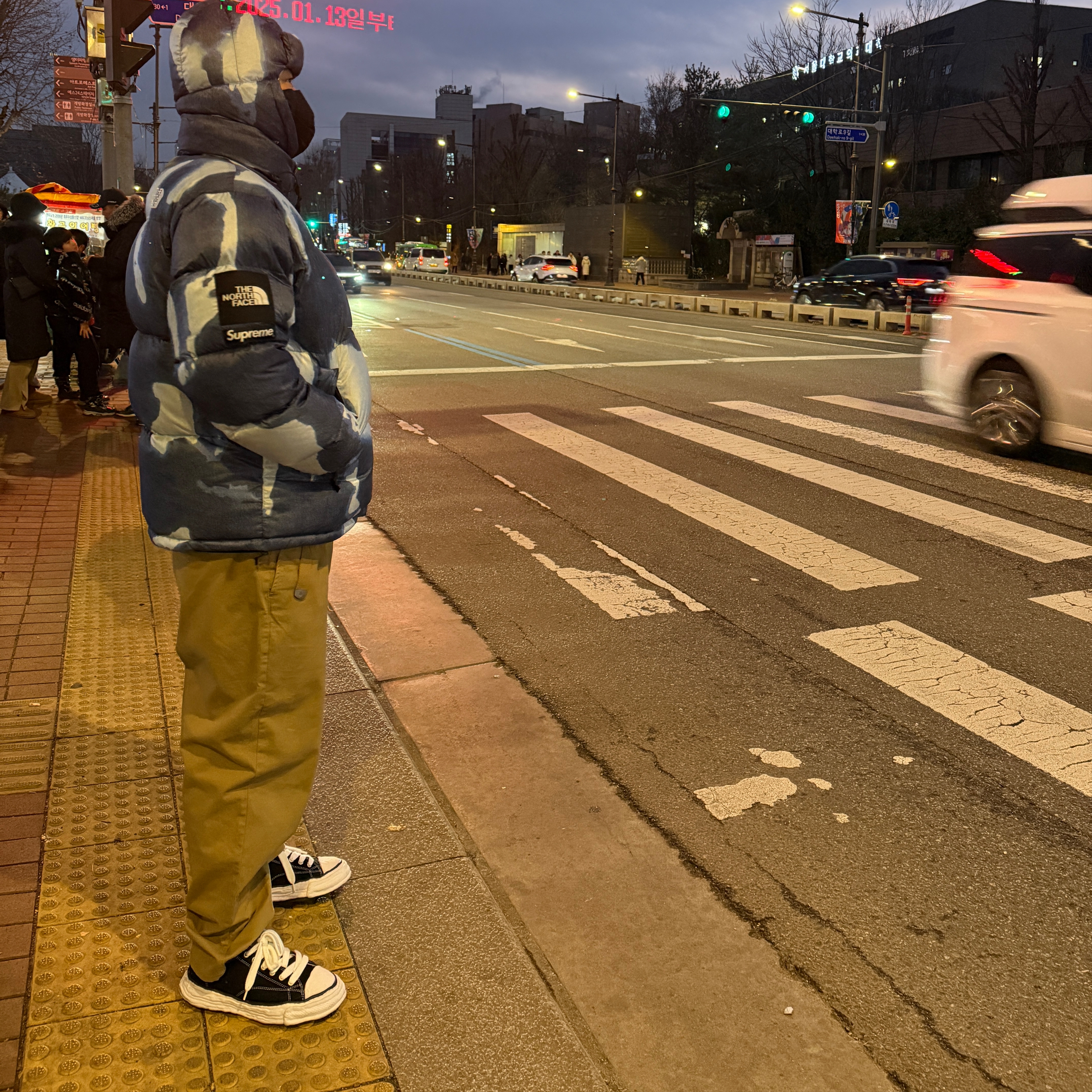 Maison Mihara Yasuhiro Peterson23 OG Sole Canvas Low-top Sneakers Black, Supreme x The North Face Bleached Denim Print Nuptse Trooper Indigo - 21FW 착용 스타일