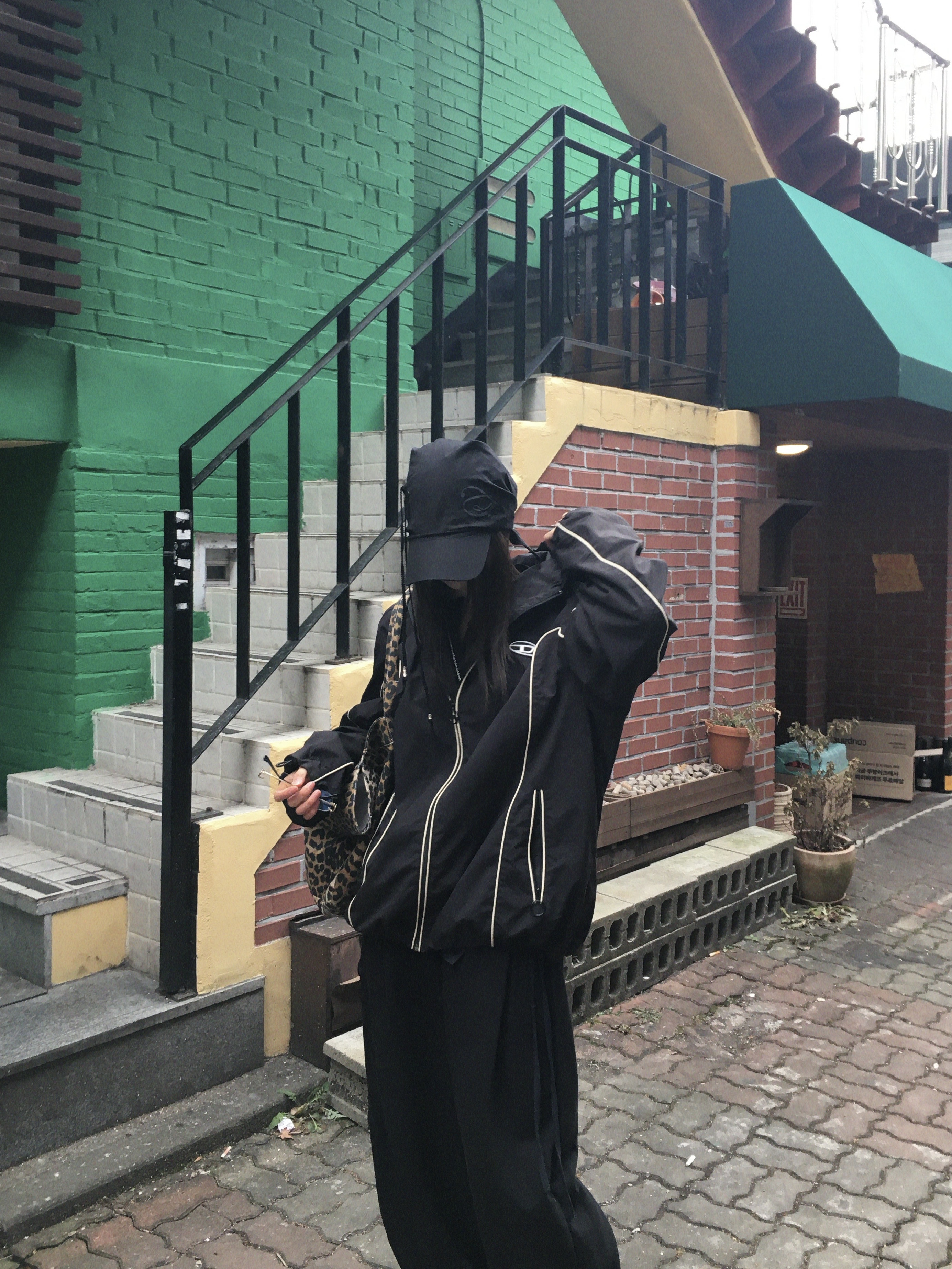 Diesel J-Hives Windbreaker with Contrast Piping Black 착용 스타일 - 1
