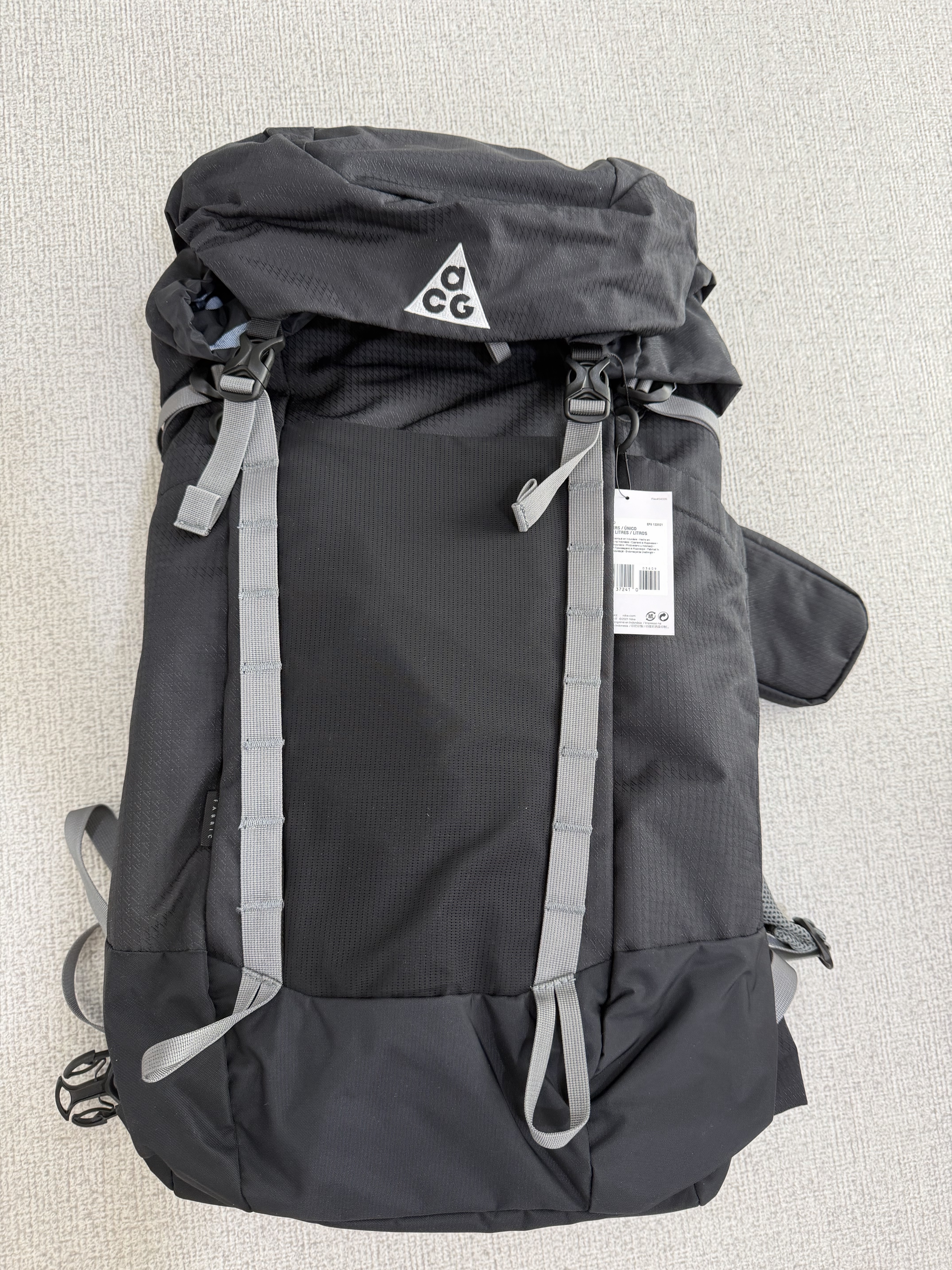 Nike ACG 36 Backpack Black 착용 스타일